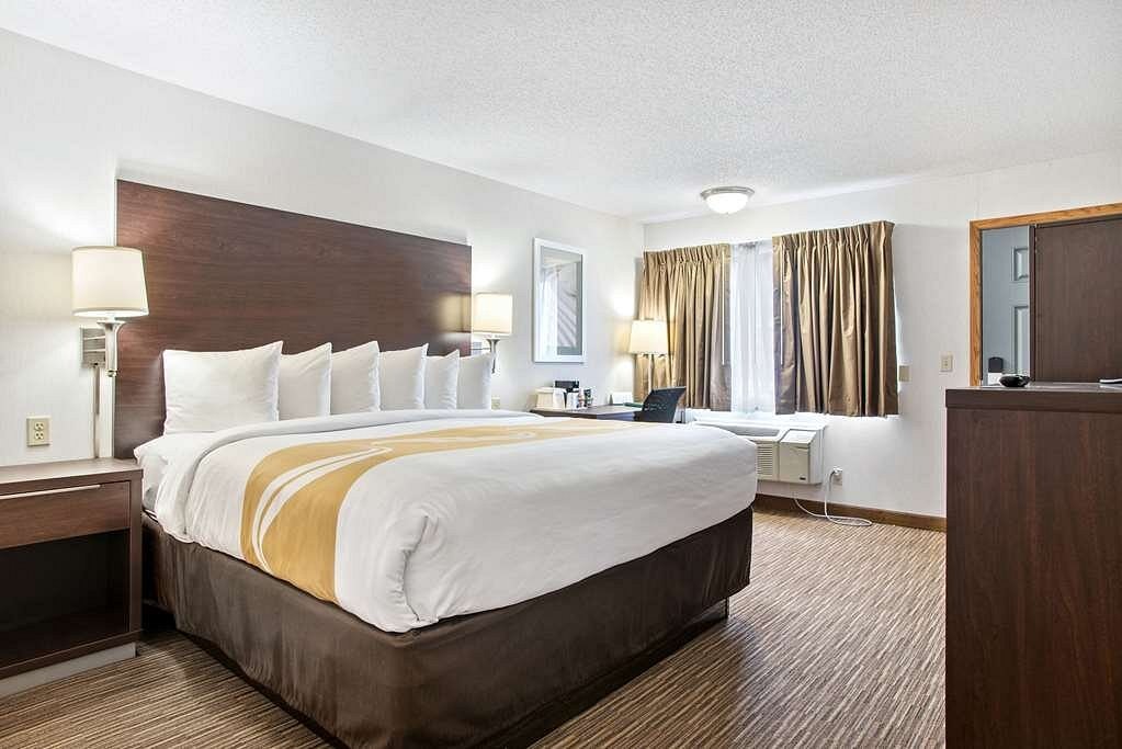 EverSpring Inn & Suites Hill City