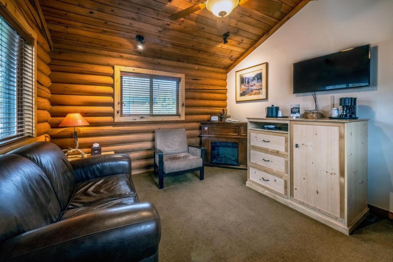 Flying Saddle Resort