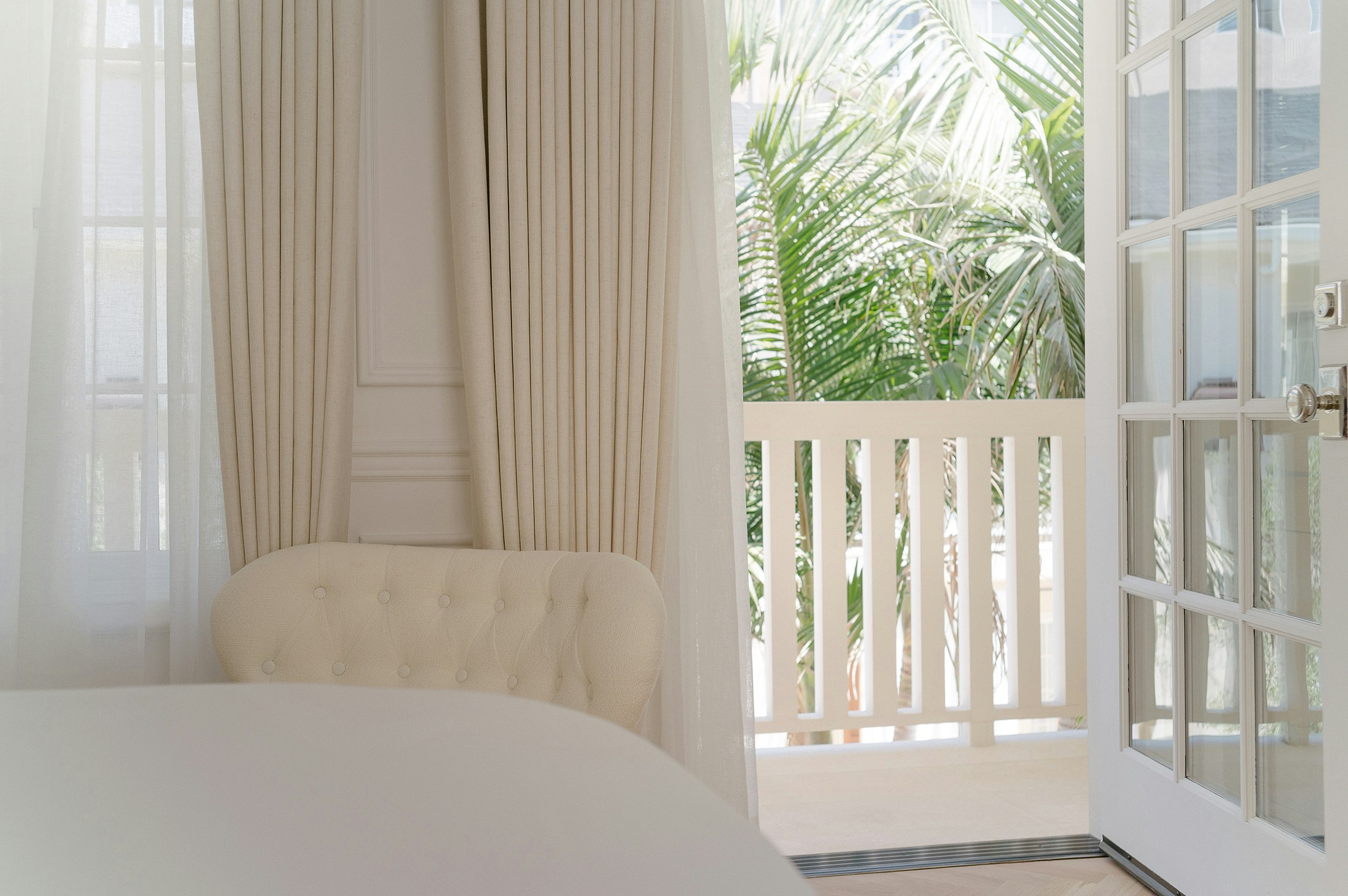 Cara Hotel