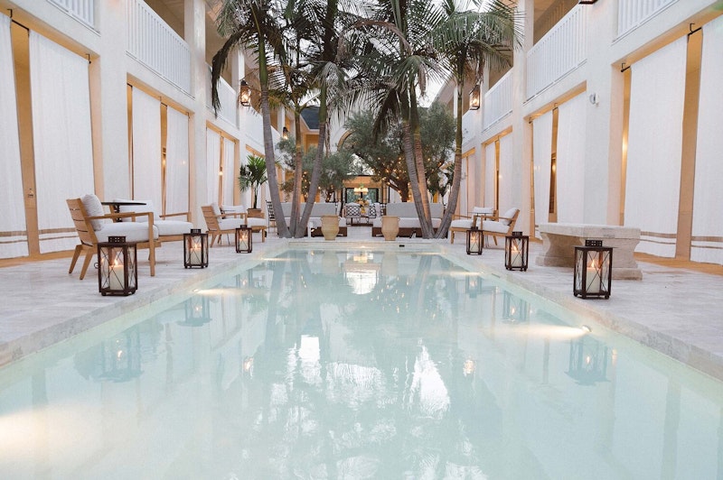 Cara Hotel