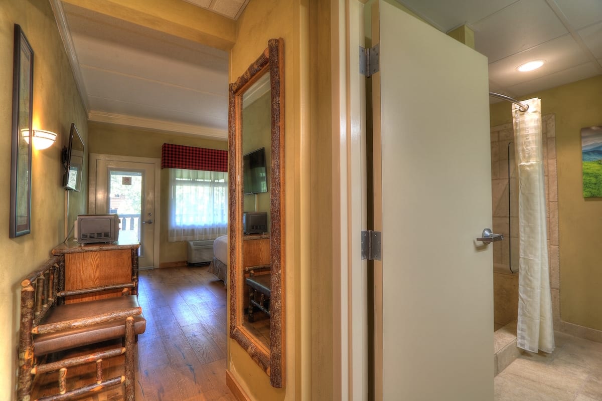 Appy Lodge