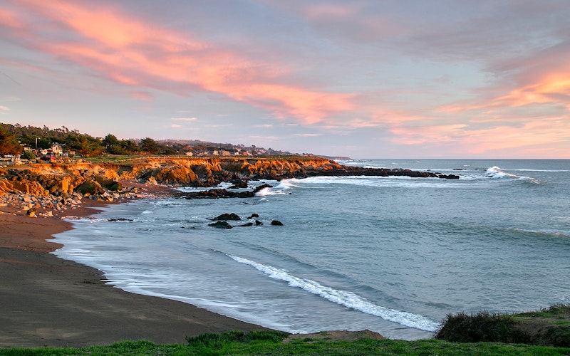 Fireside Inn on Moonstone Beach