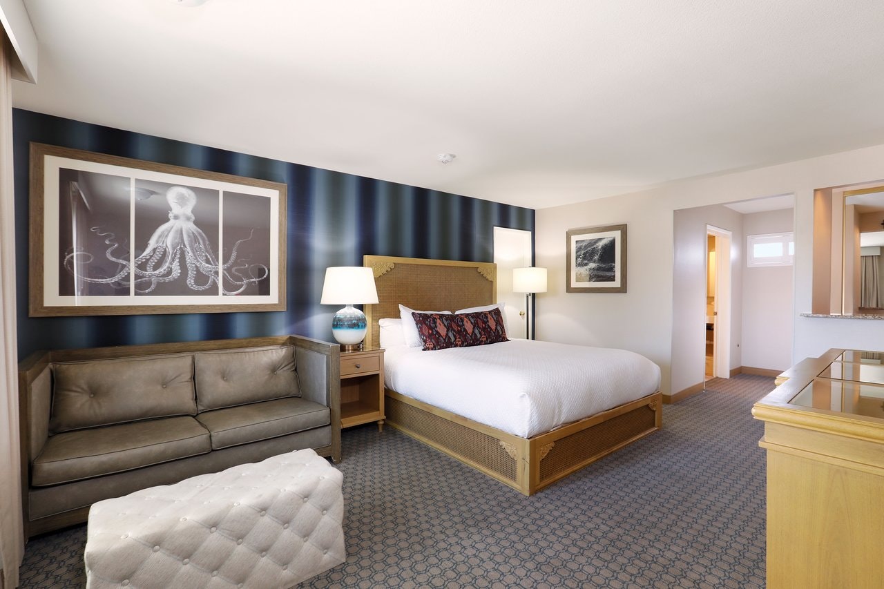 Spyglass Inn