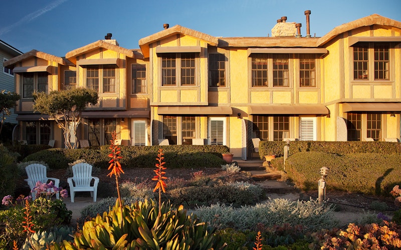 Cottage Inn By The Sea