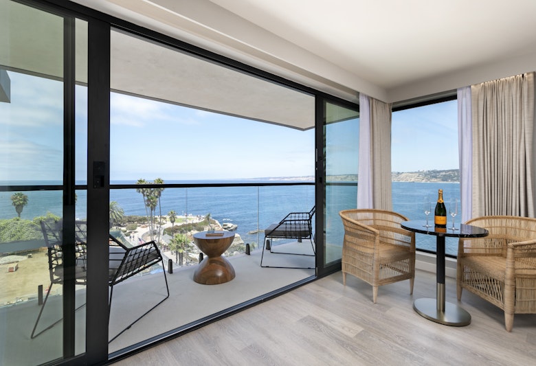 La Jolla Cove Hotel & Suites