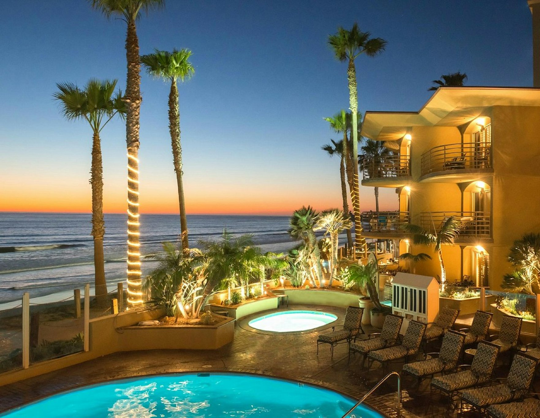 Pacific Terrace Hotel