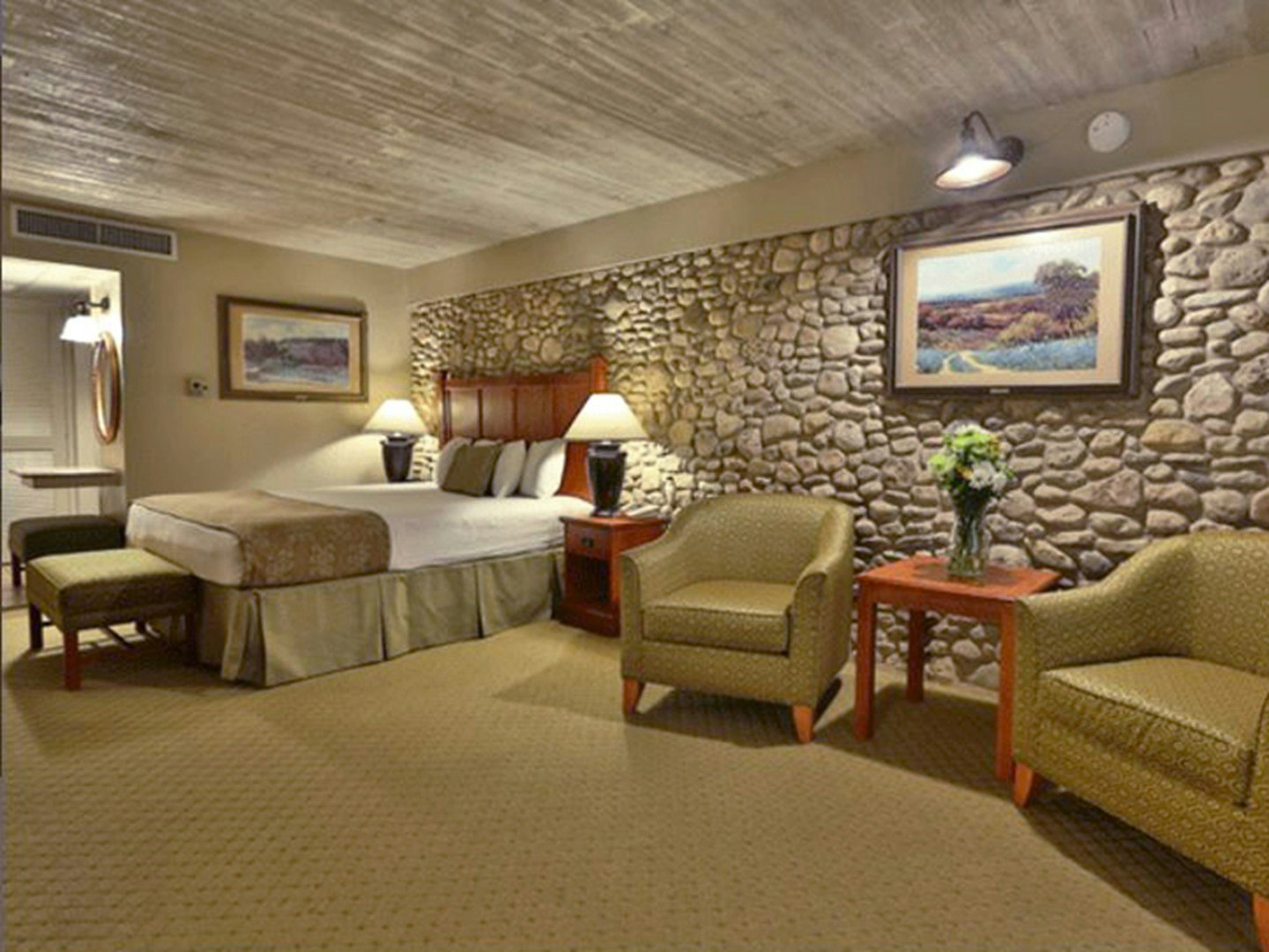 Inn of The Hills Hotel & Conference Center
