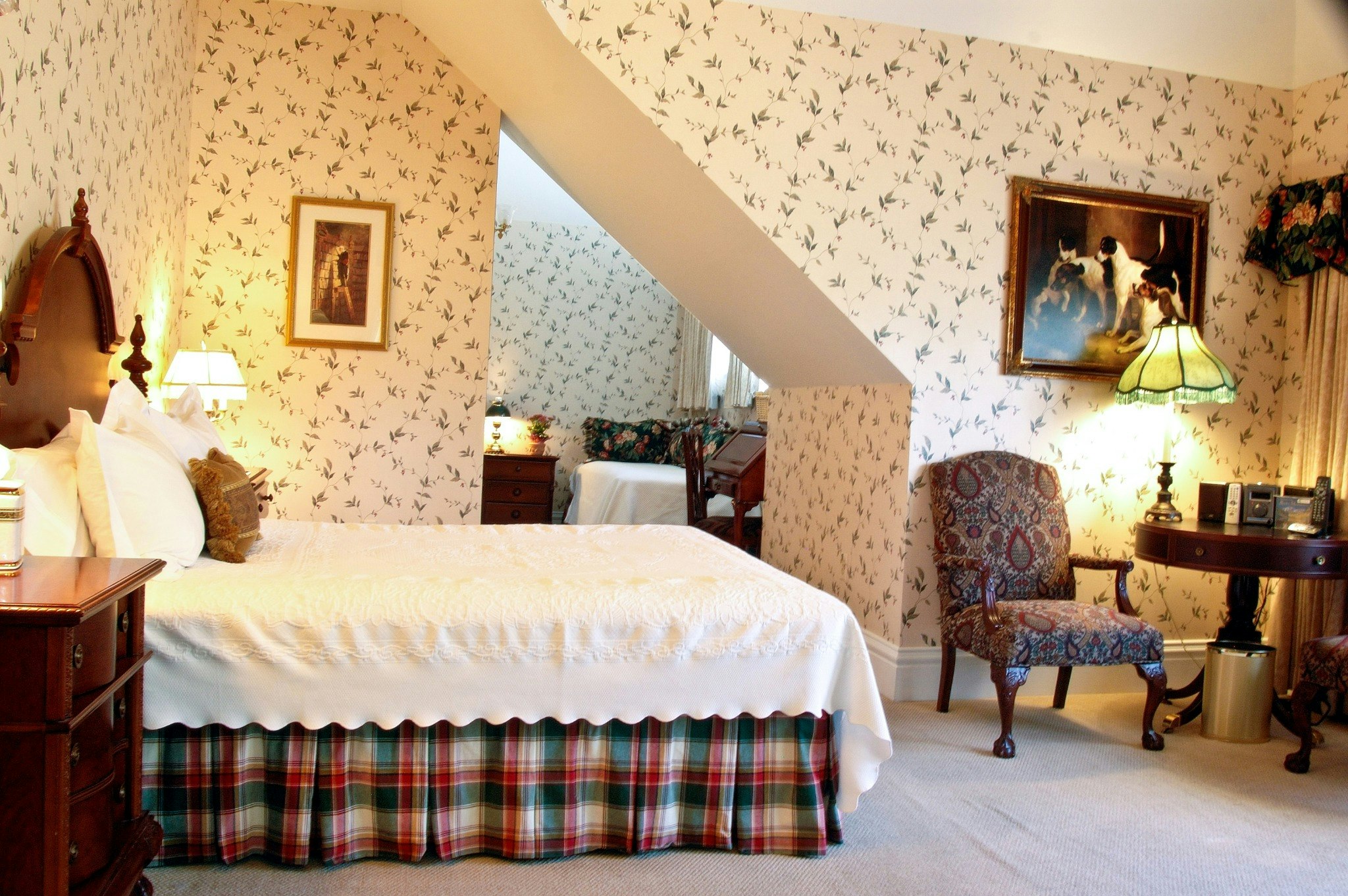 Charles Dickens Jr. Suite