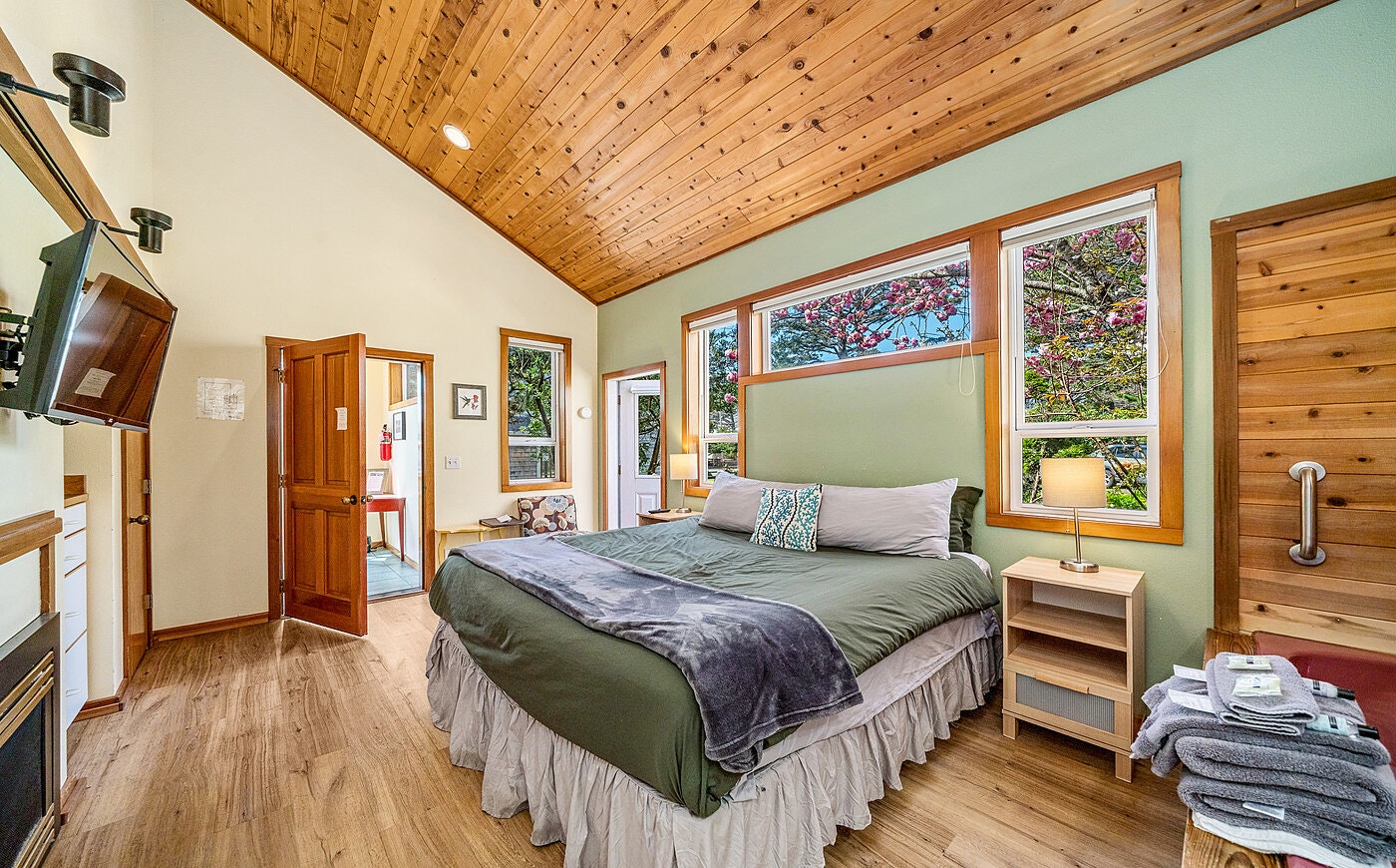 Inn at Manzanita and The Spinn