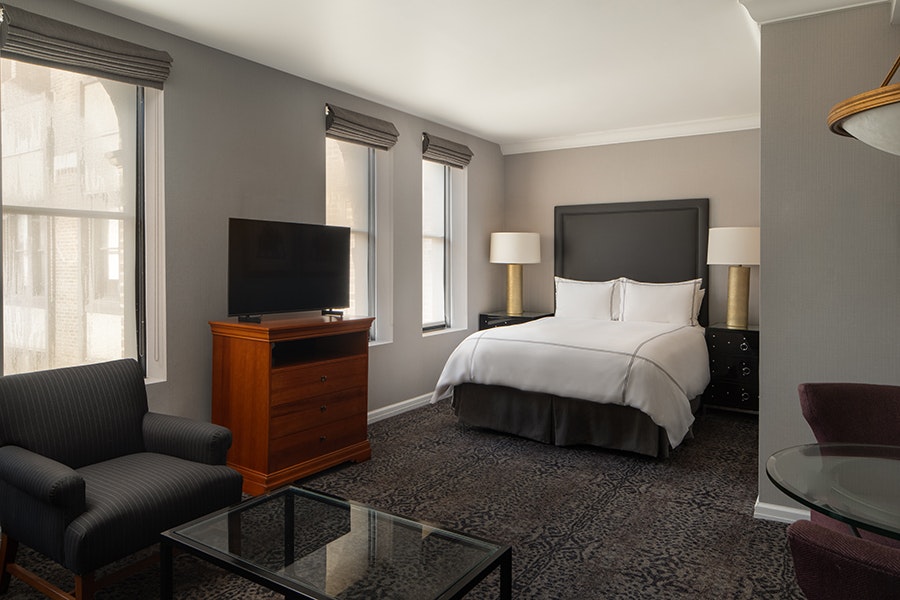 EXECUTIVE JUNIOR SUITE