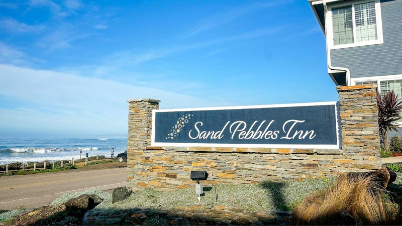 Sand Pebbles Inn