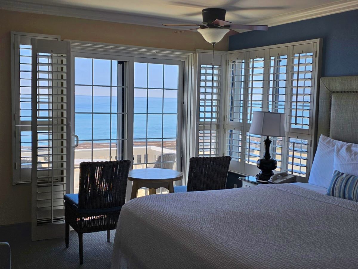 Sand Pebbles Inn