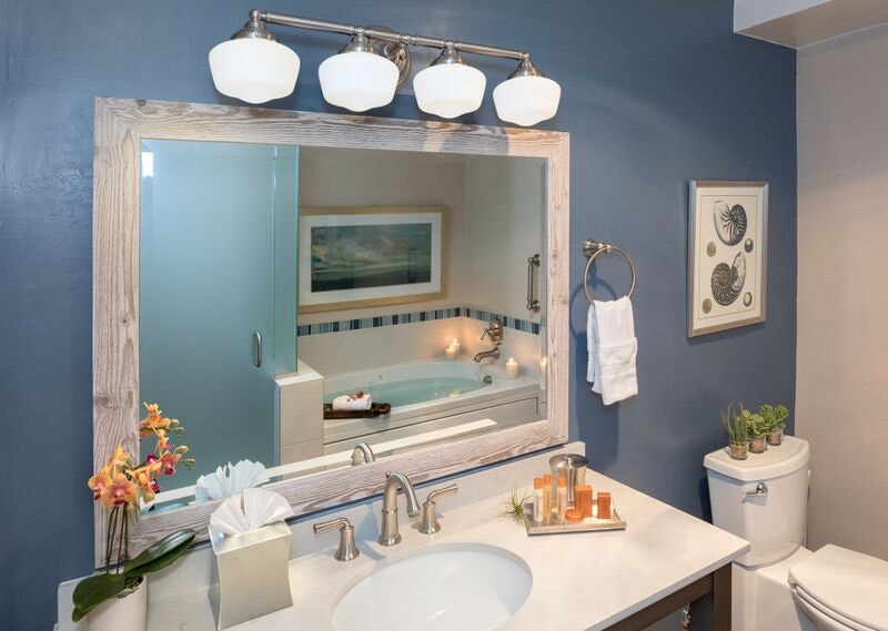 Sand Pebbles Inn