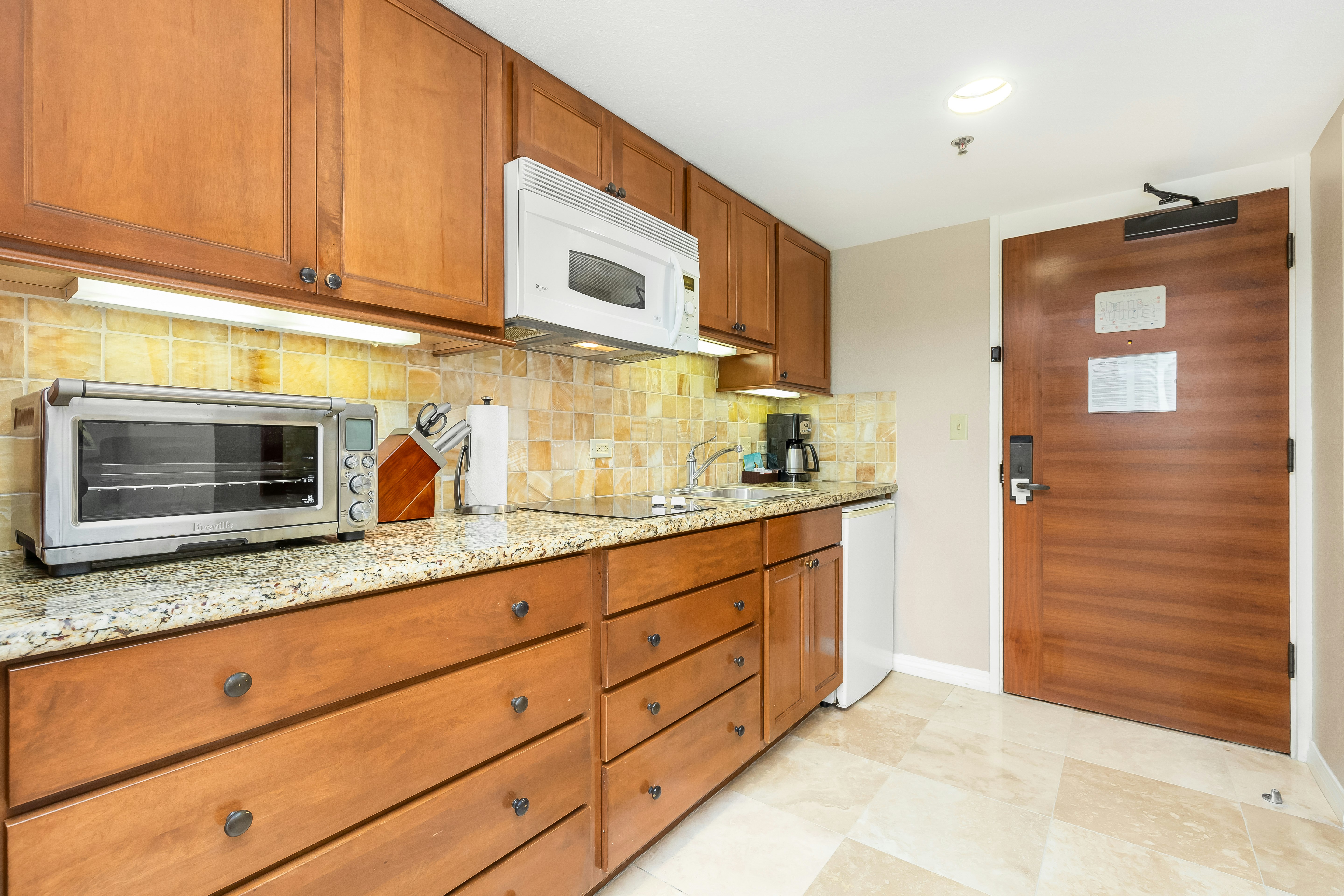 Luana Waikiki Hotel Suites