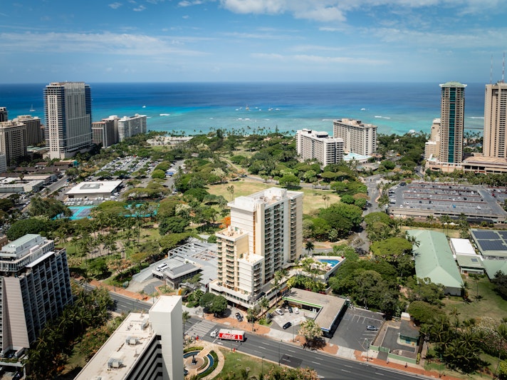 Luana Waikiki Hotel Suites