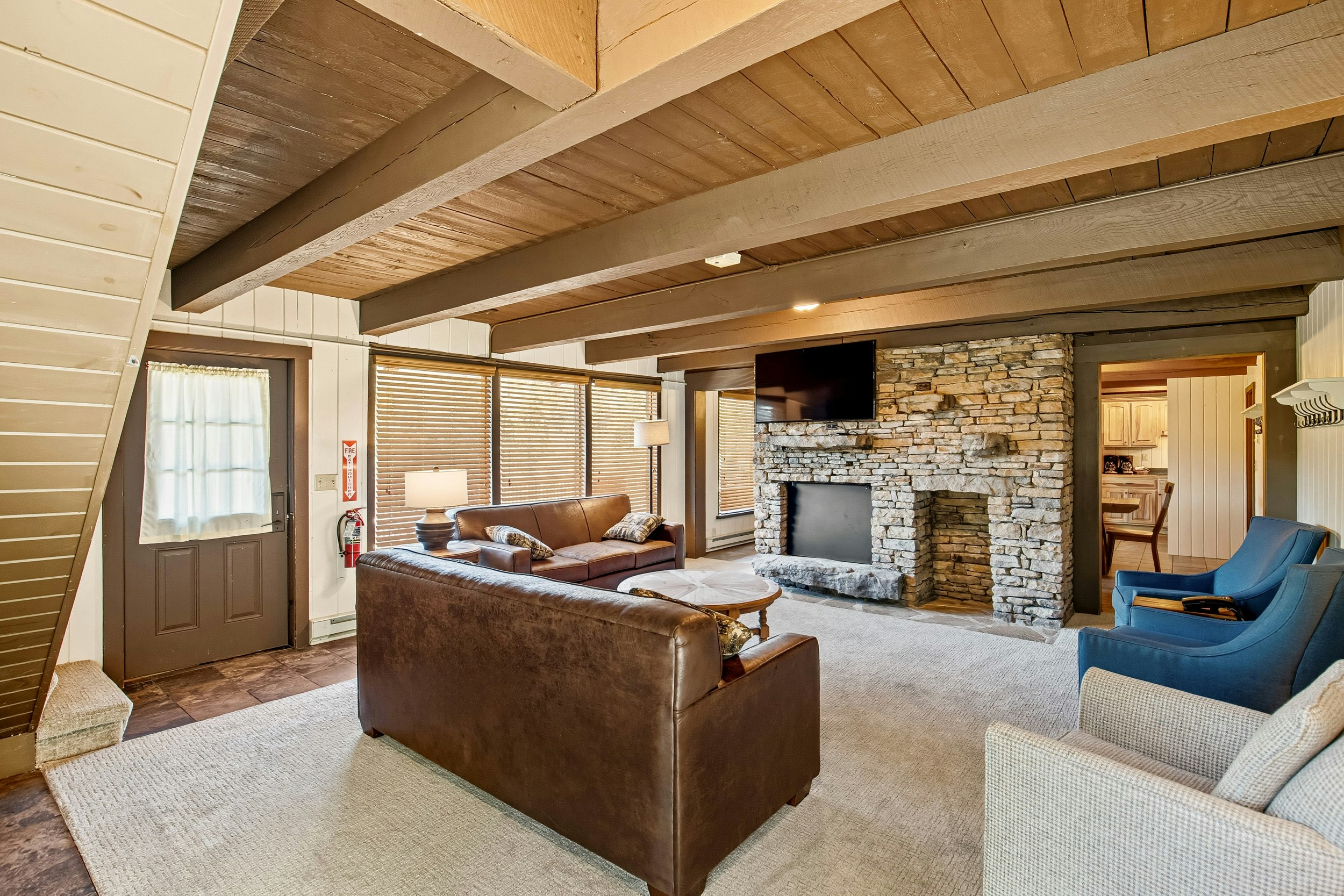 Big Boulder Chalet | Six Bedroom