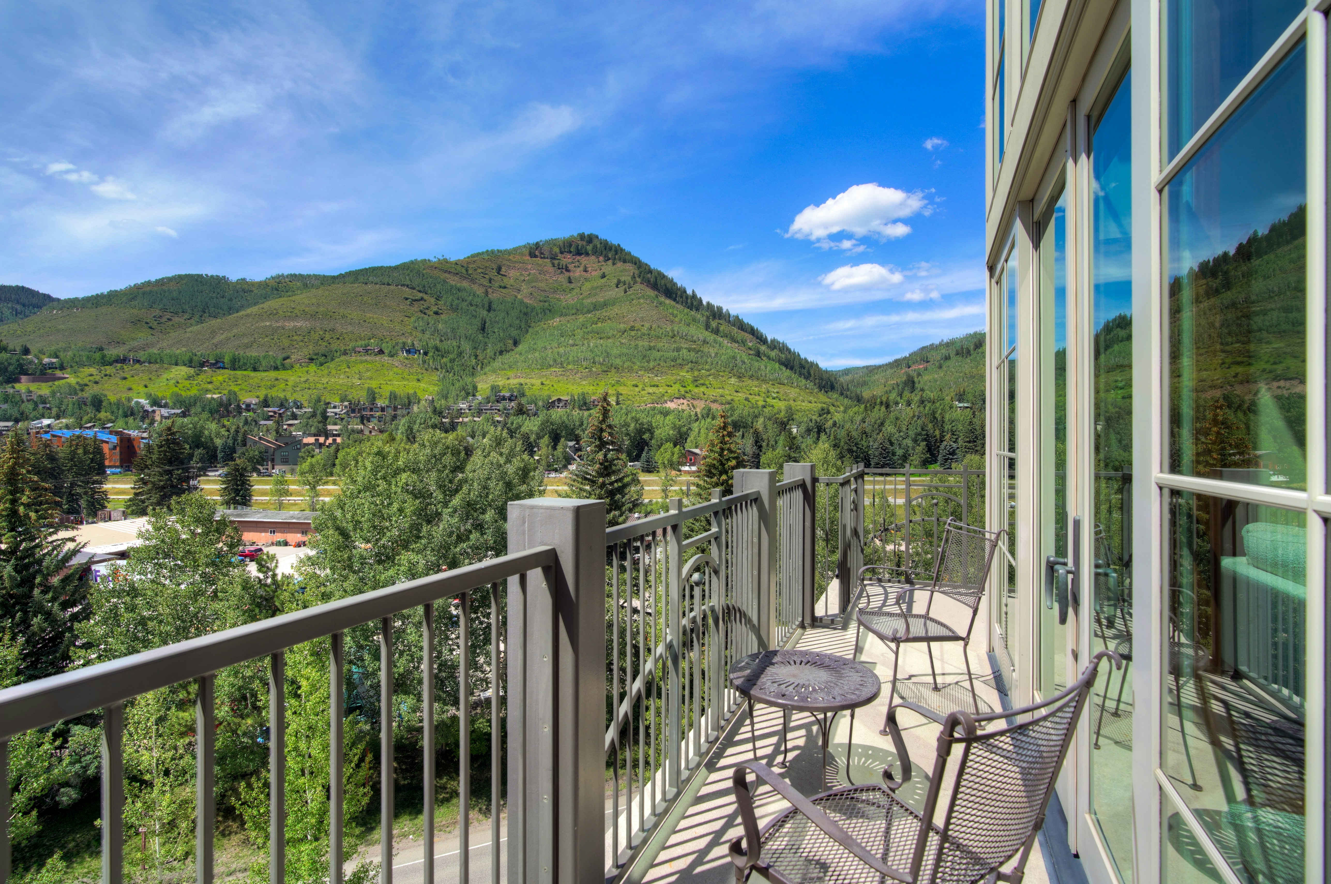Three Bedroom Valley View Residence