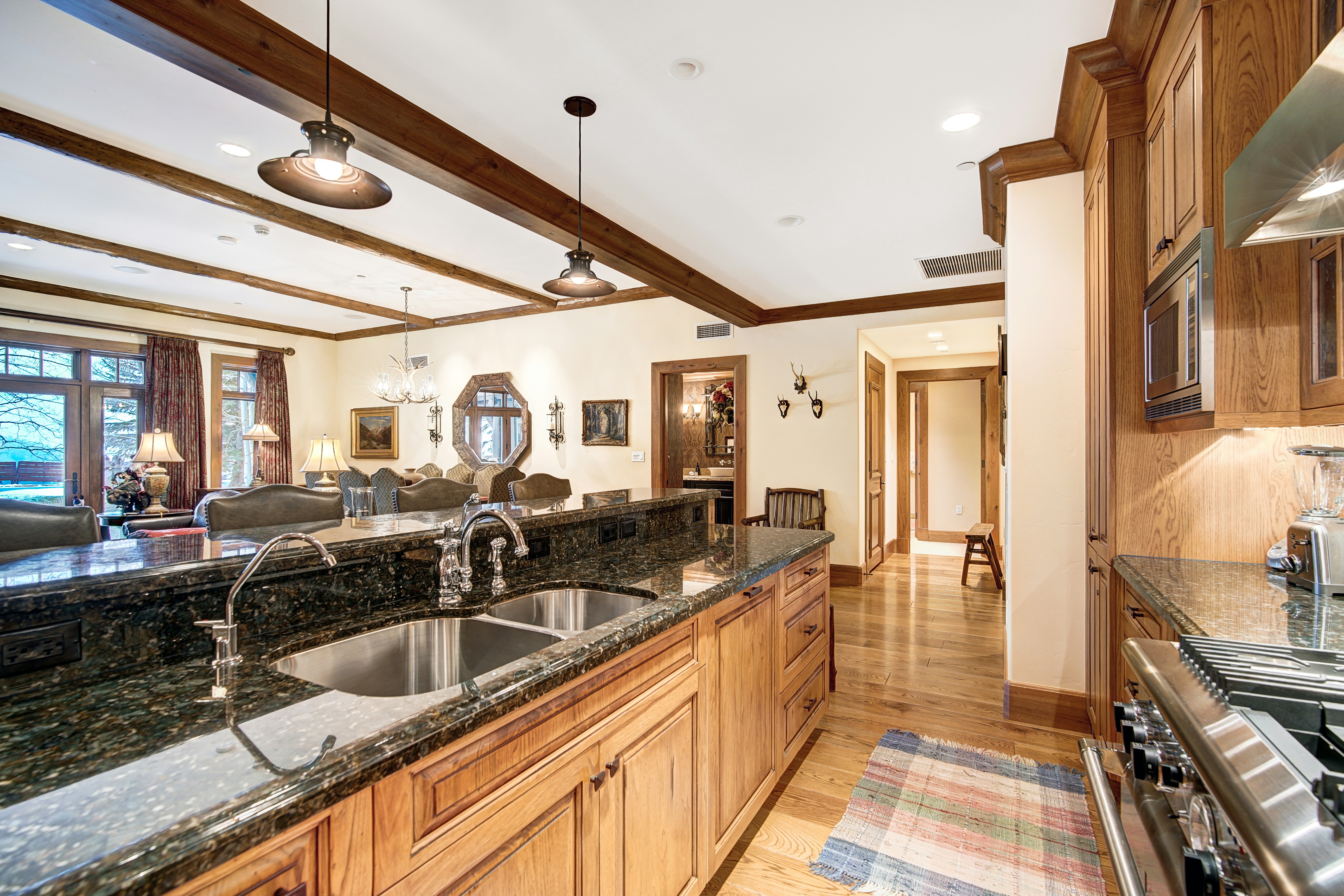 Horizon Pass | 3 Bedroom Condominium