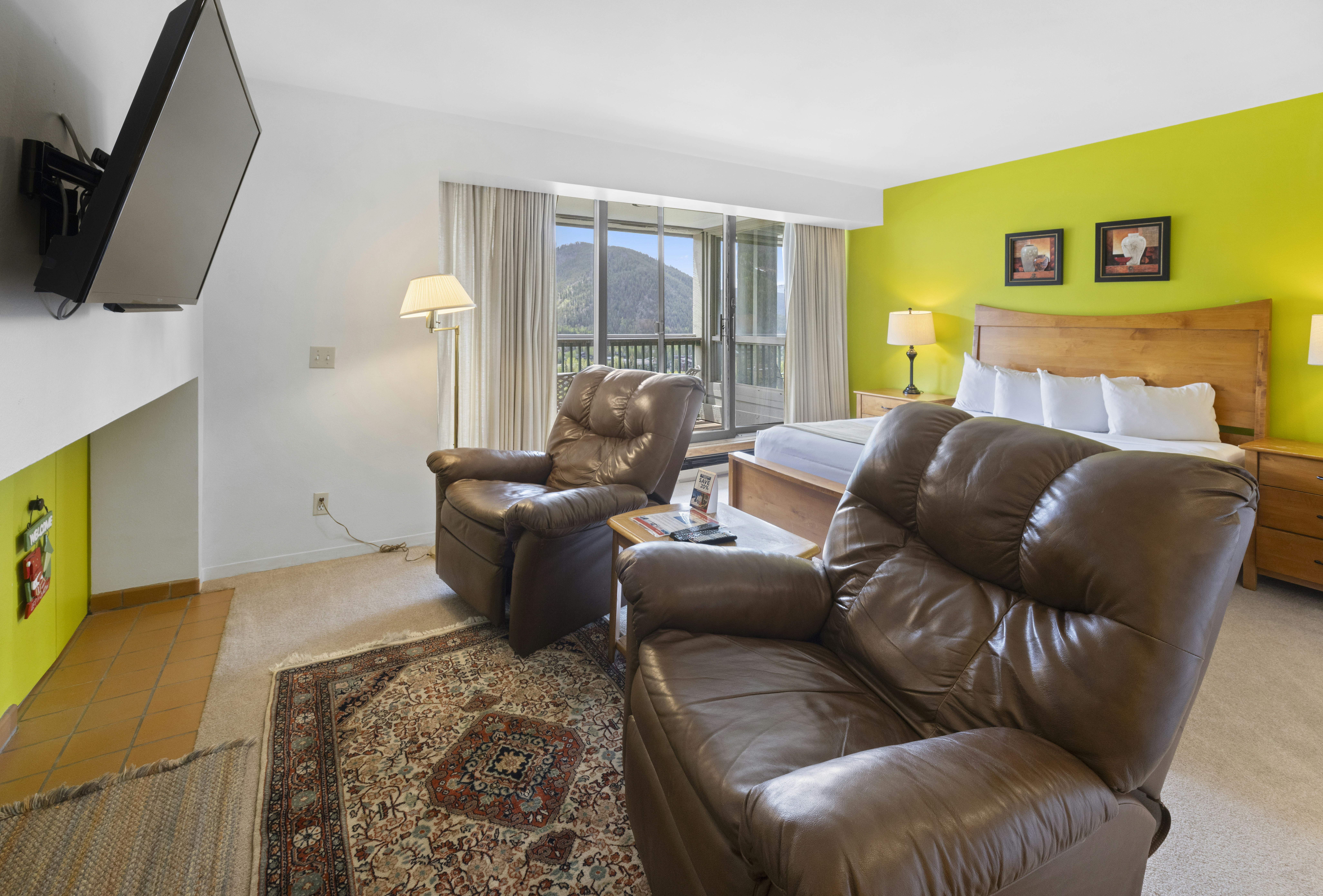 Studio Condominium