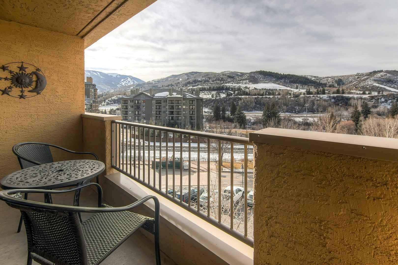 1 Bedroom Condominium