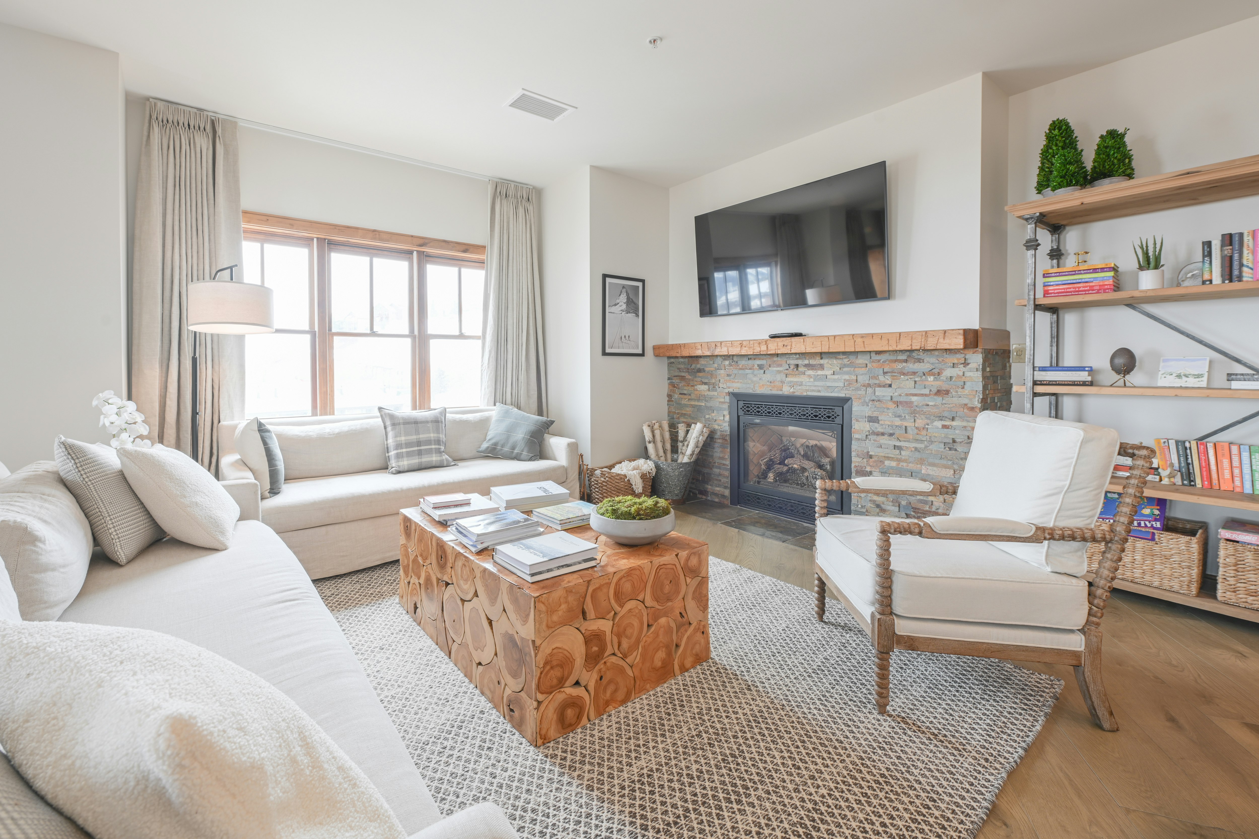 Mountain View 3 Bedroom Condominium