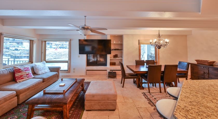 Plaza | 5 Peak | 3 Bedroom 2 Bath