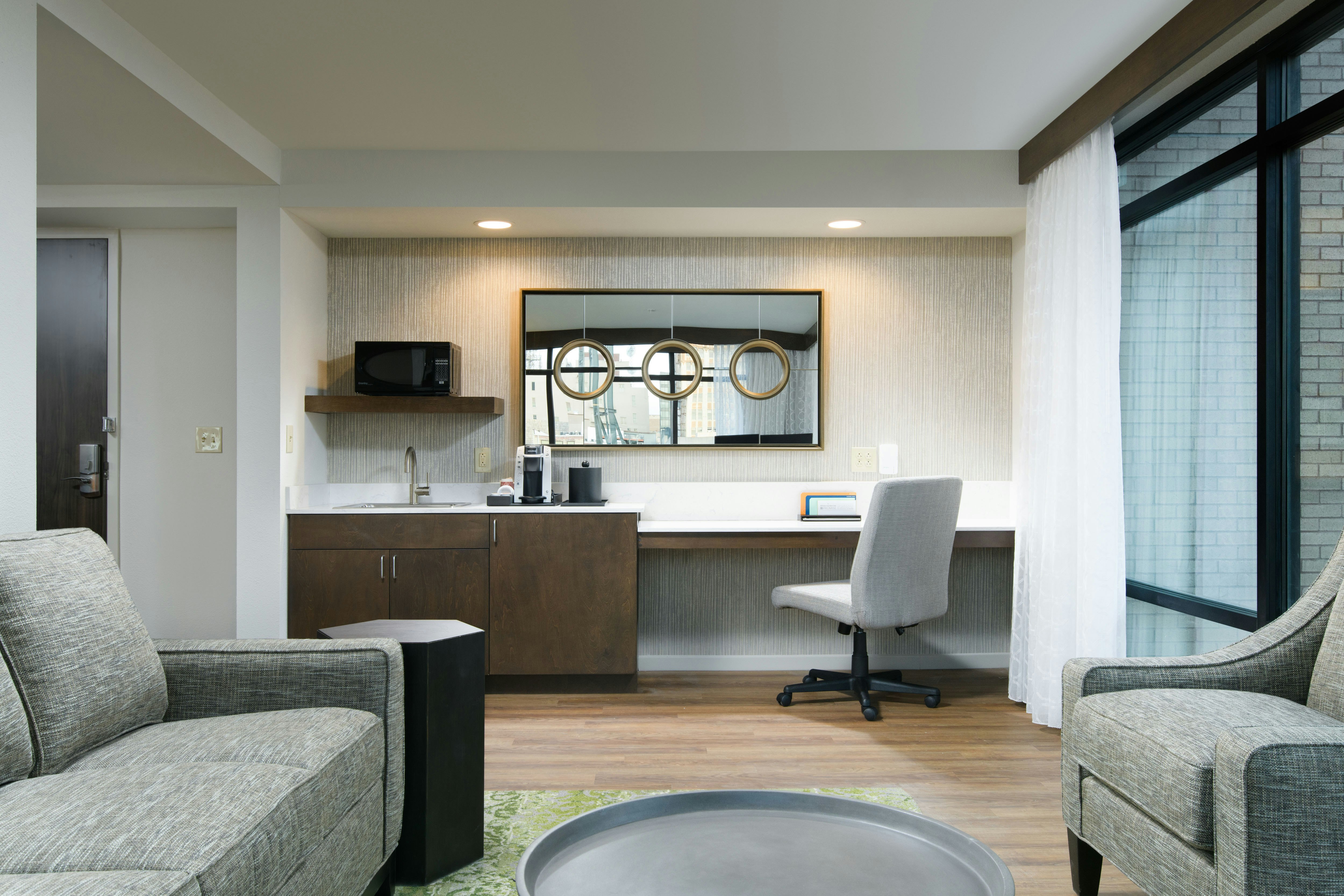 1KNG1BDRM MOB/HR ACC RISHW