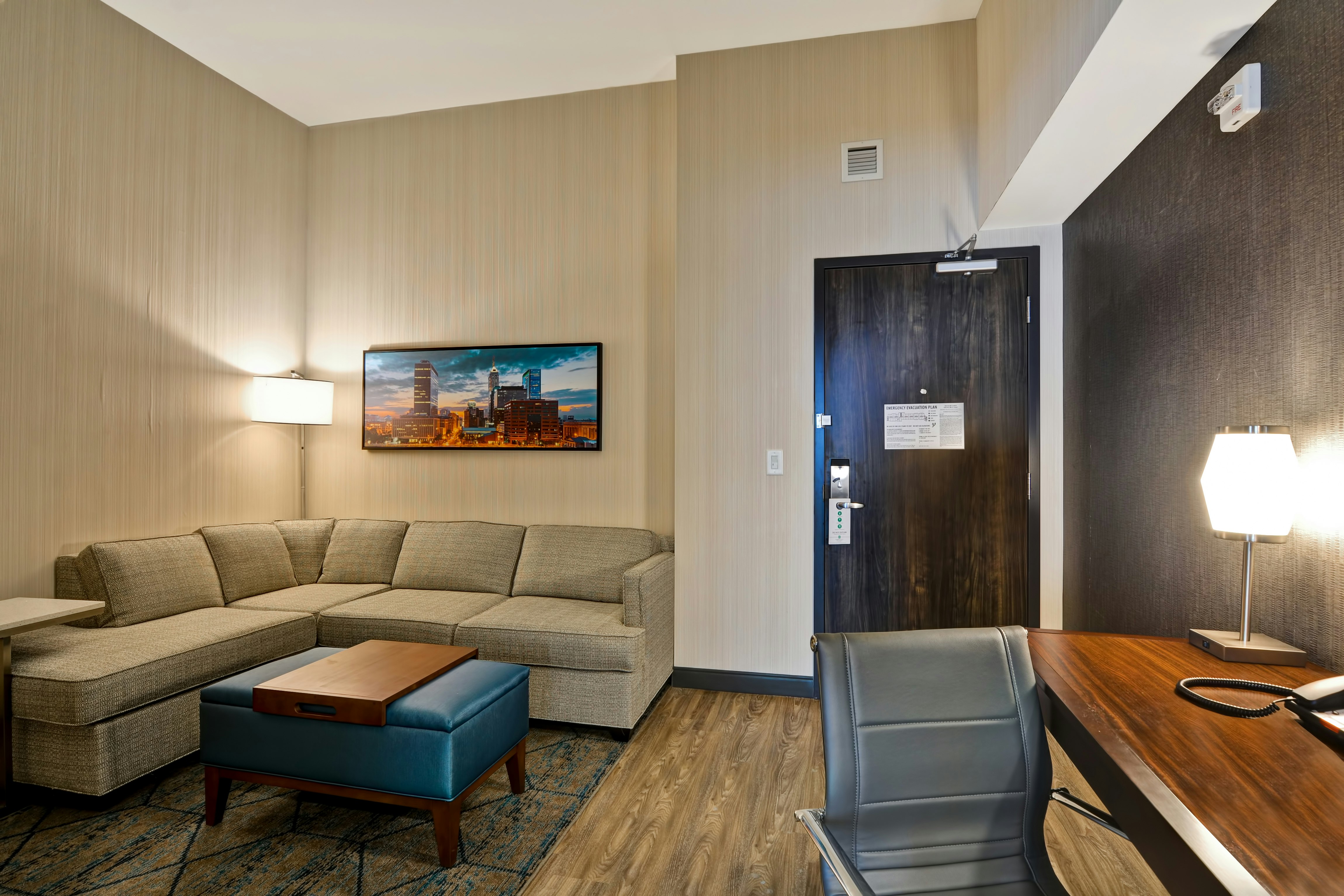 1 KING 2 ROOM SUITE