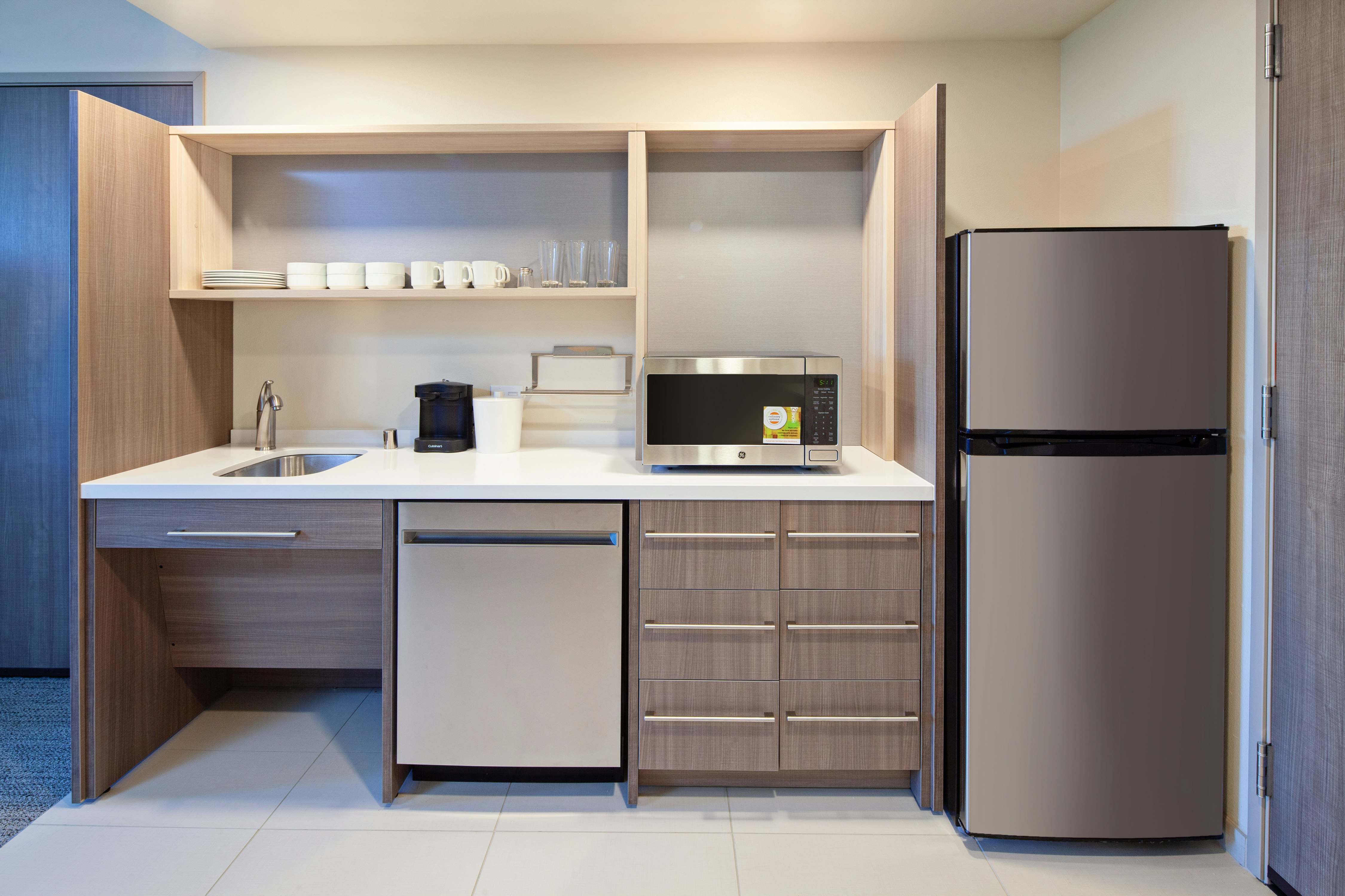 1KG MOB/HR RI SHWR STUDIO