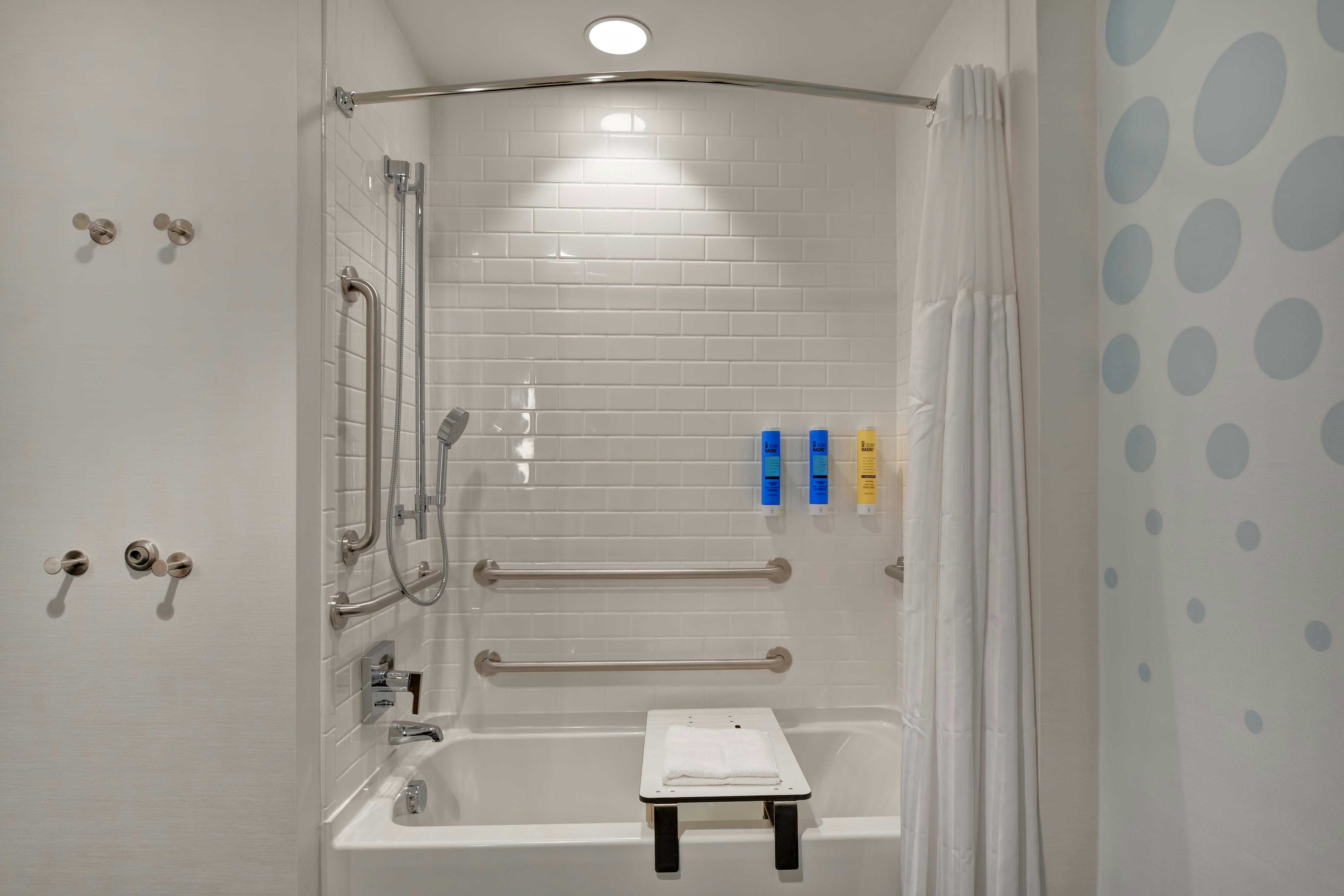 1 KING ACCESSIBLE TUB