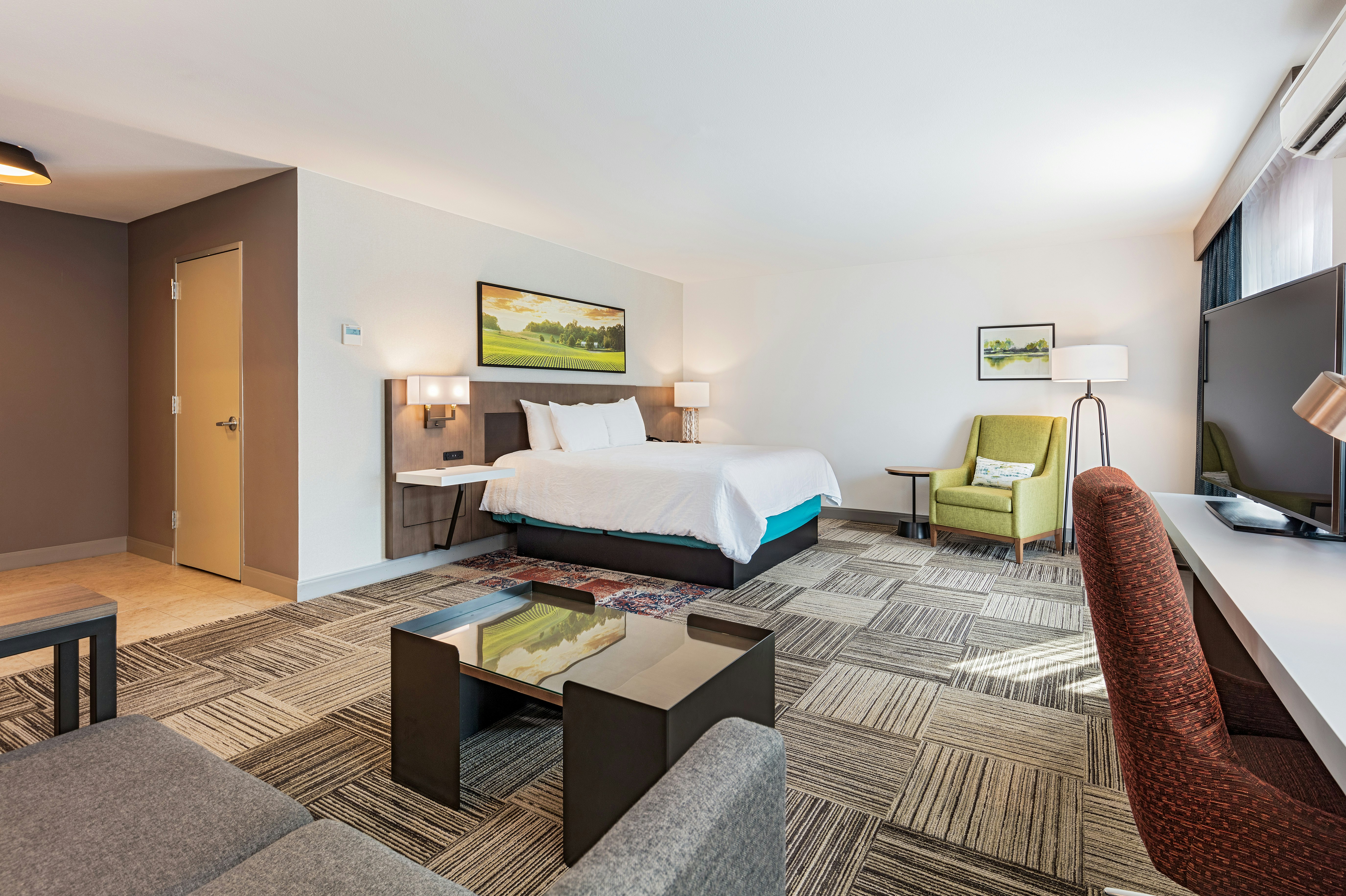 1 KING BED JUNIOR SUITE