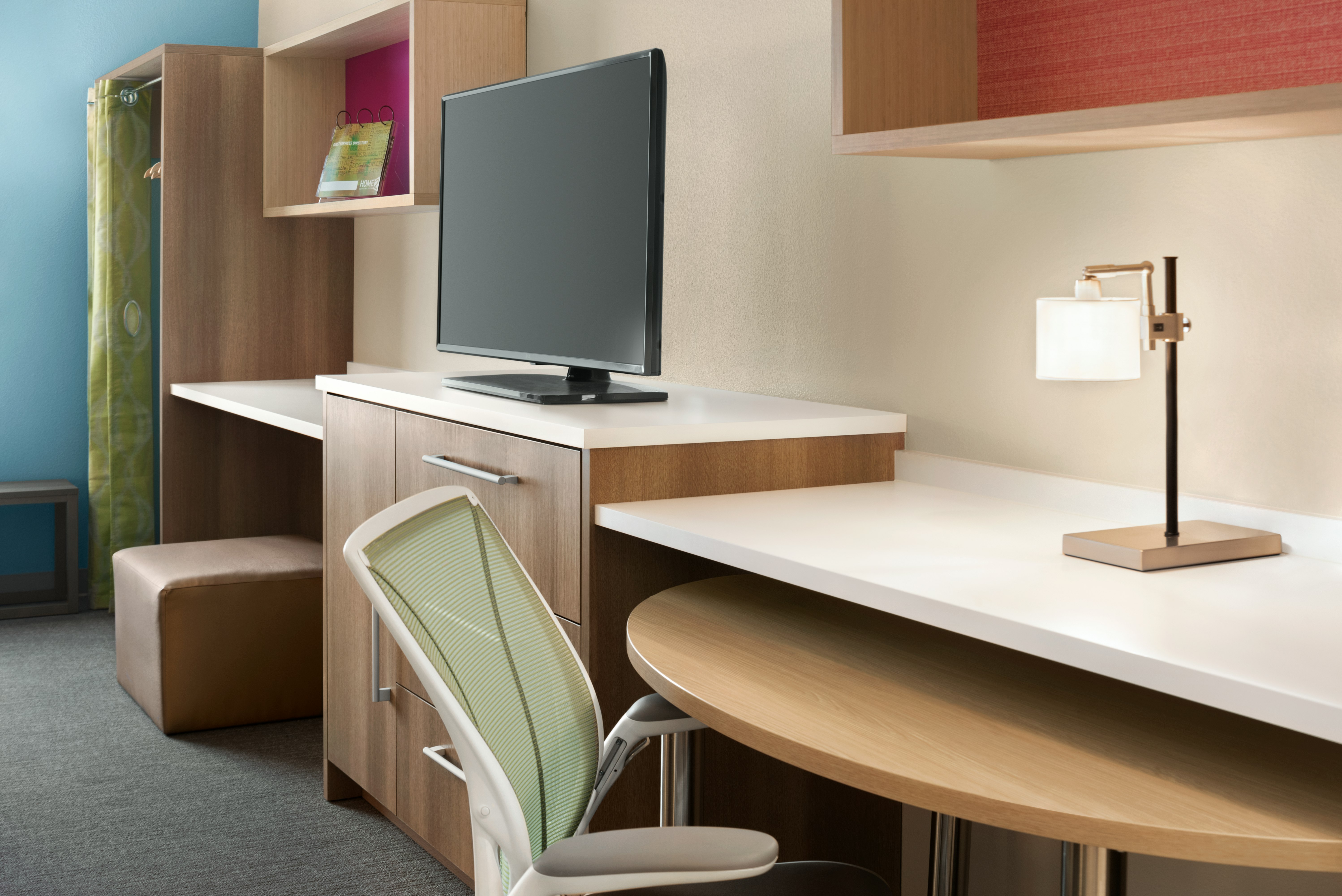 1 QUEEN BED STUDIO NONSMOK