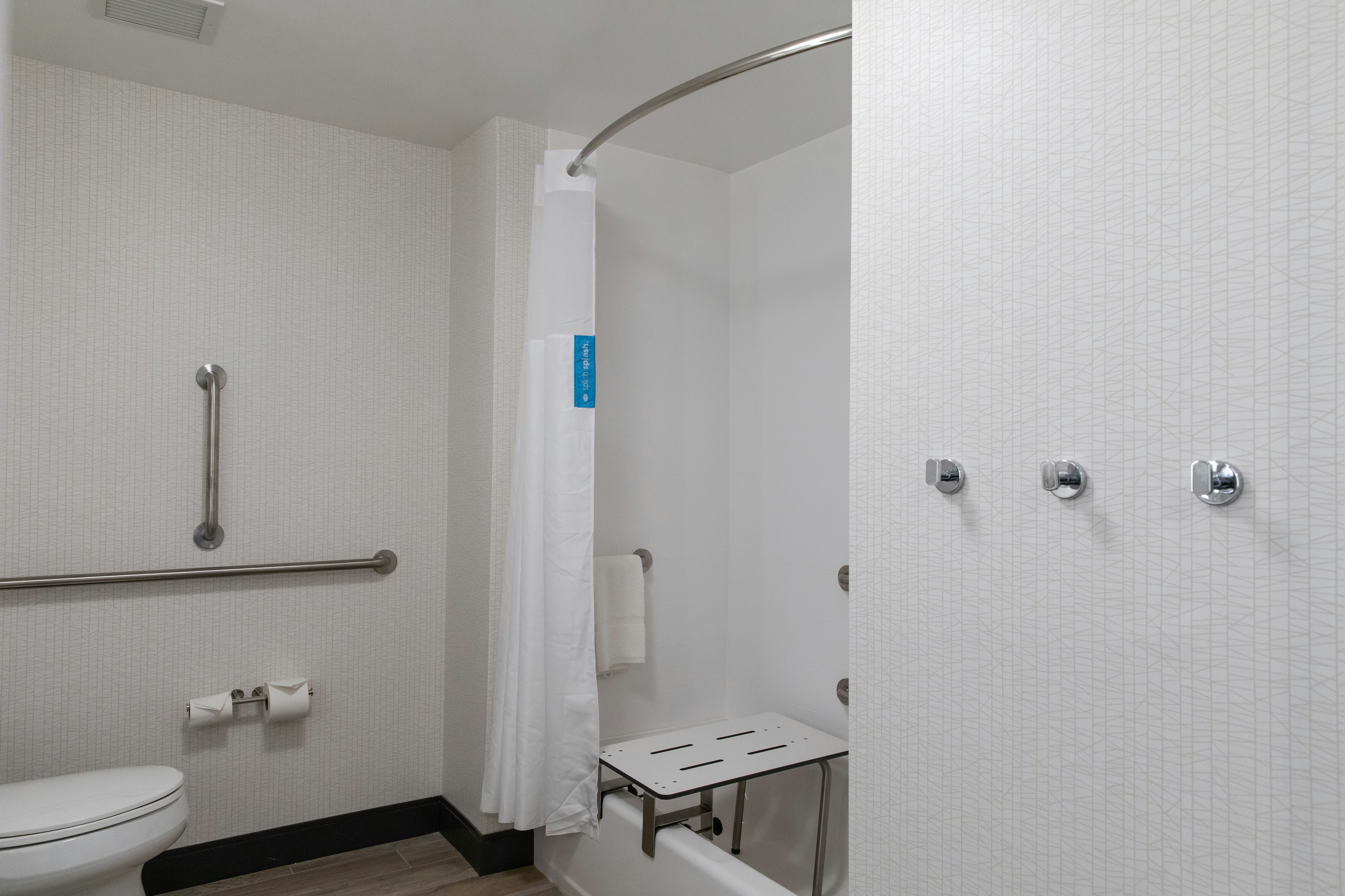1 KNG ACCESSIBLE TUB NS