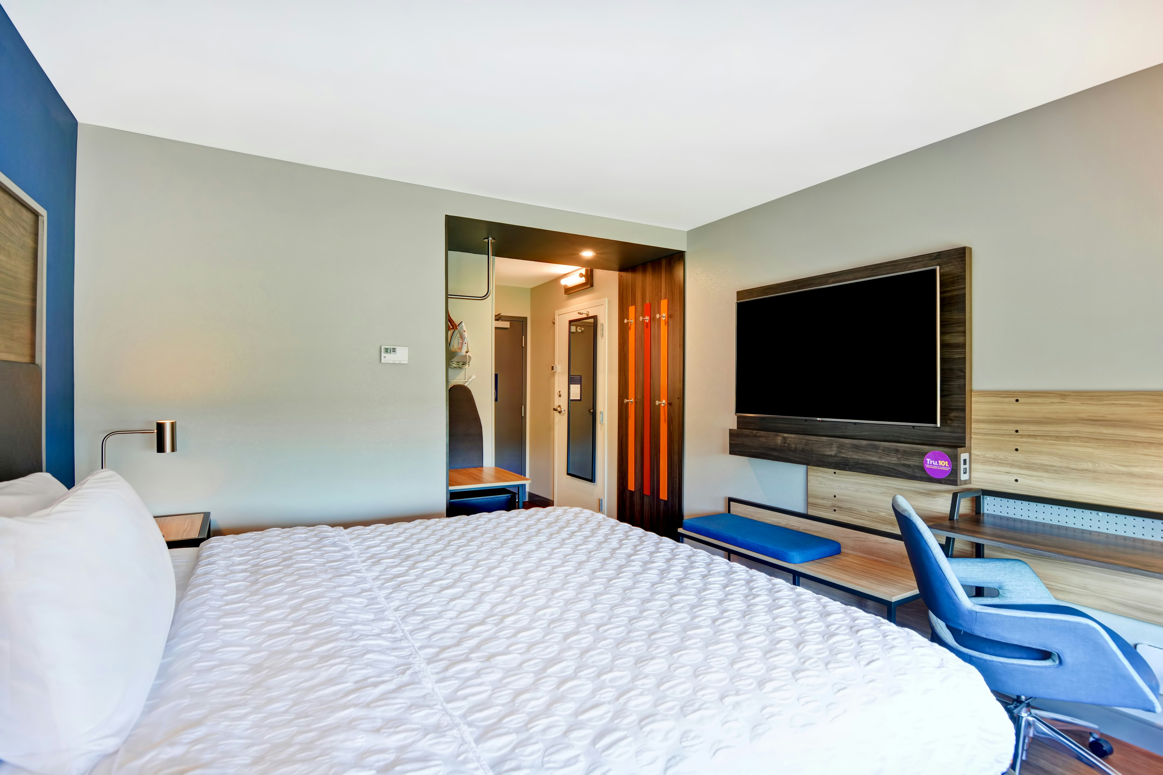 Tru by Hilton Middletown