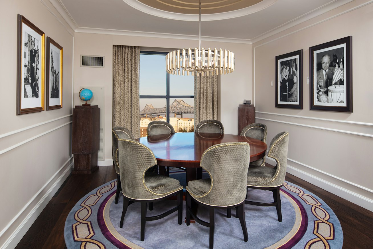The Higgins Hotel New Orleans, Curio Collection by Hilton