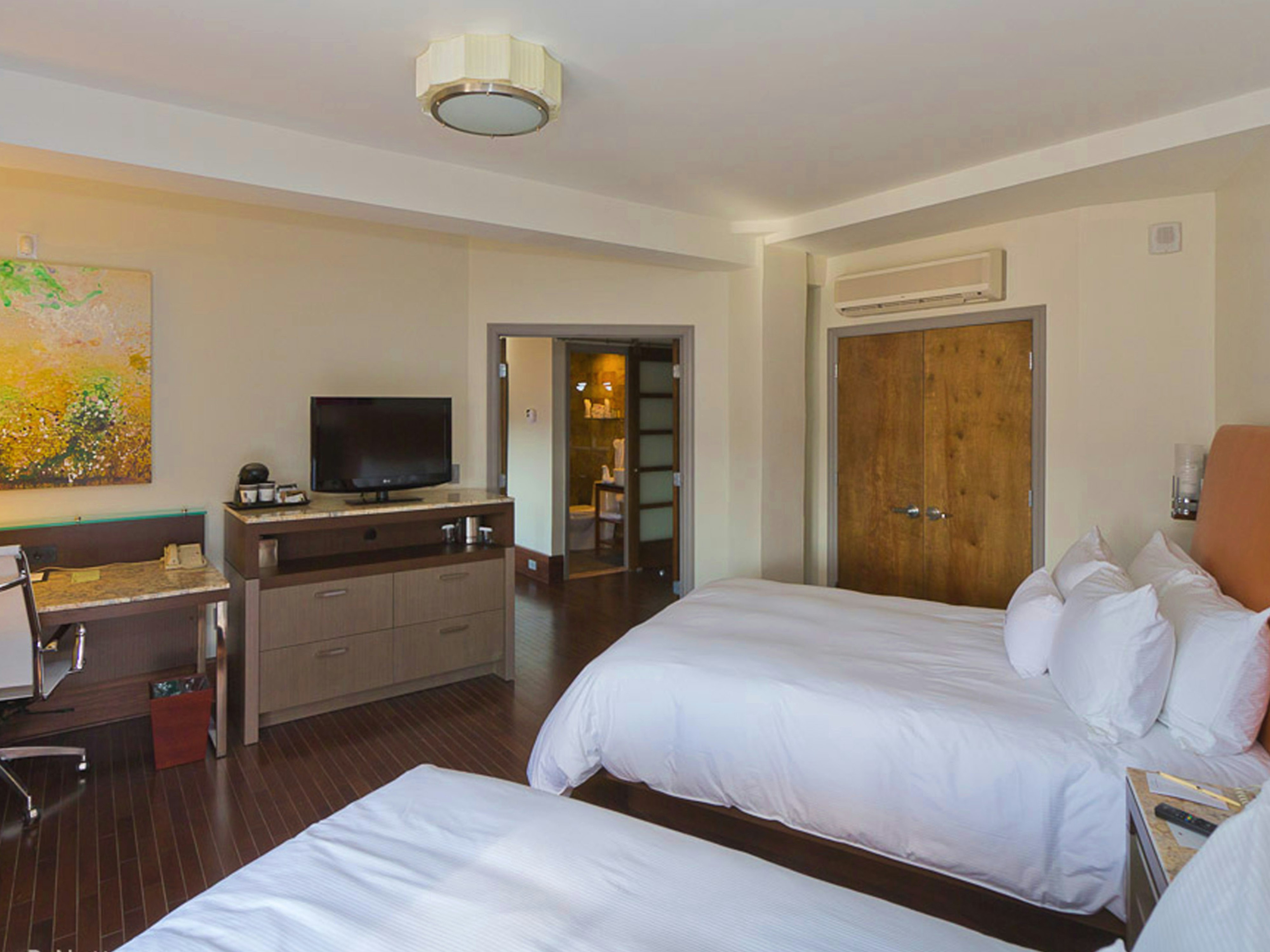 The Tudor Arms Cleveland – a DoubleTree by Hilton
