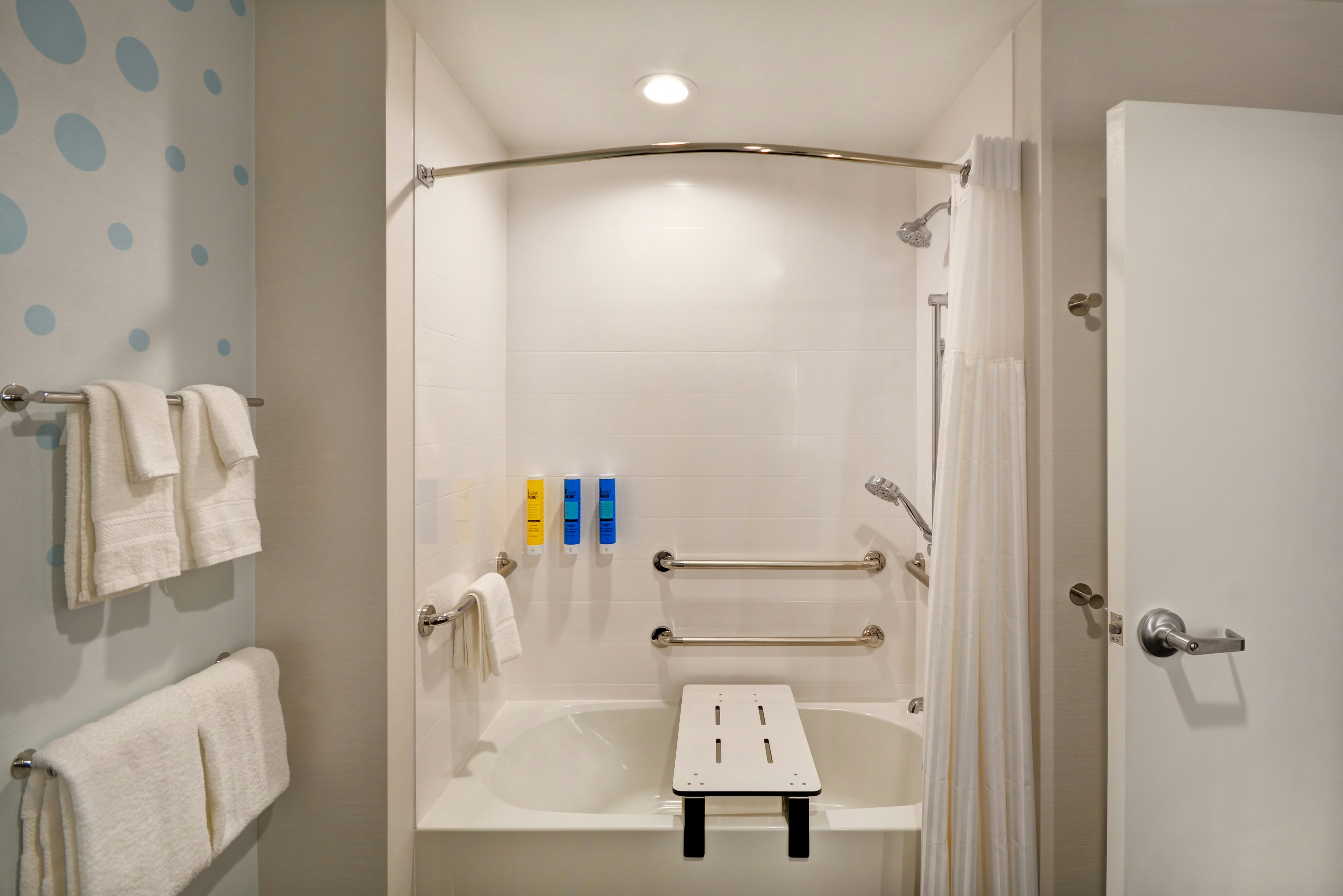 1 KING ACCESSIBLE TUB