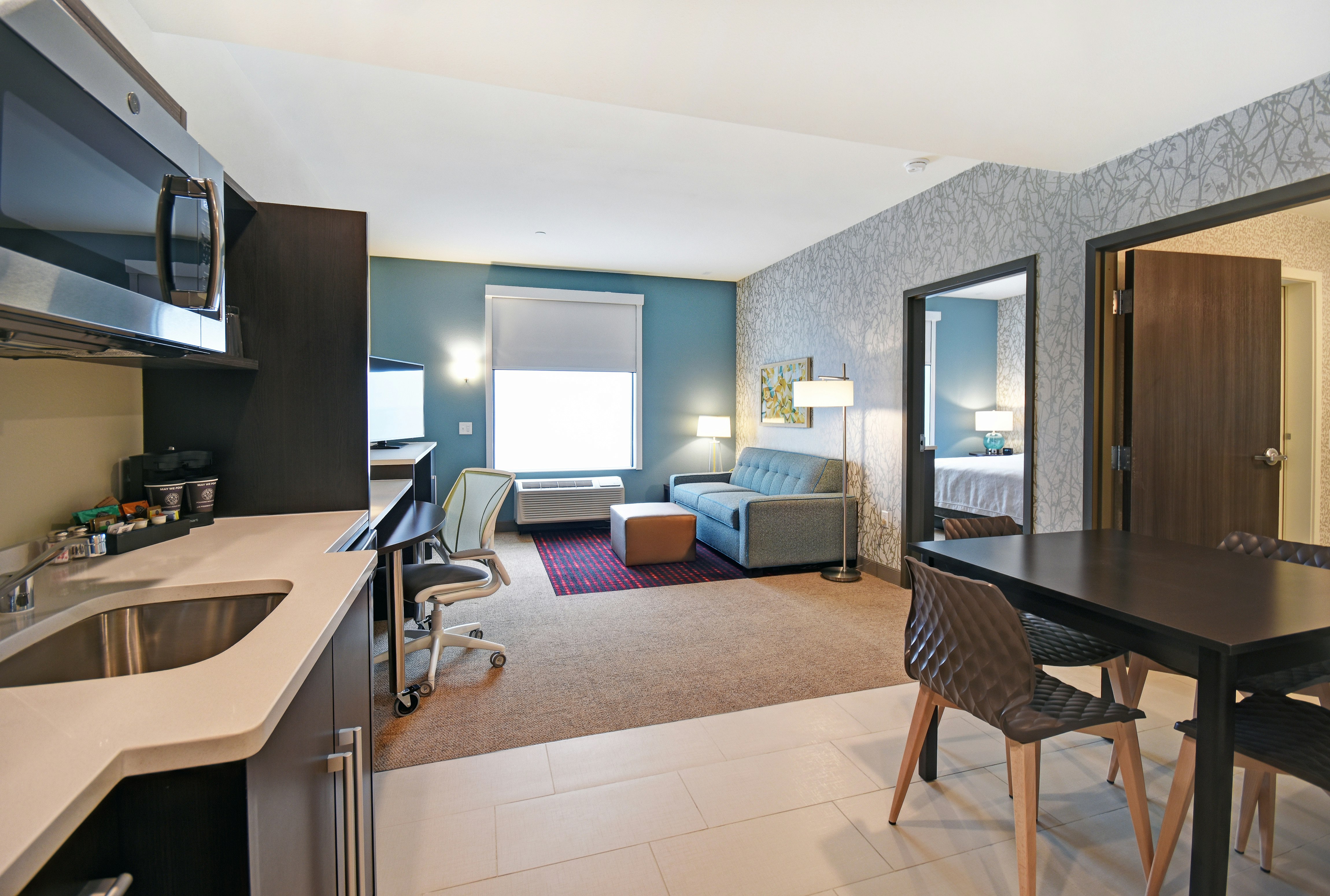 1 KING 1BDRM SUITE NONSMOK