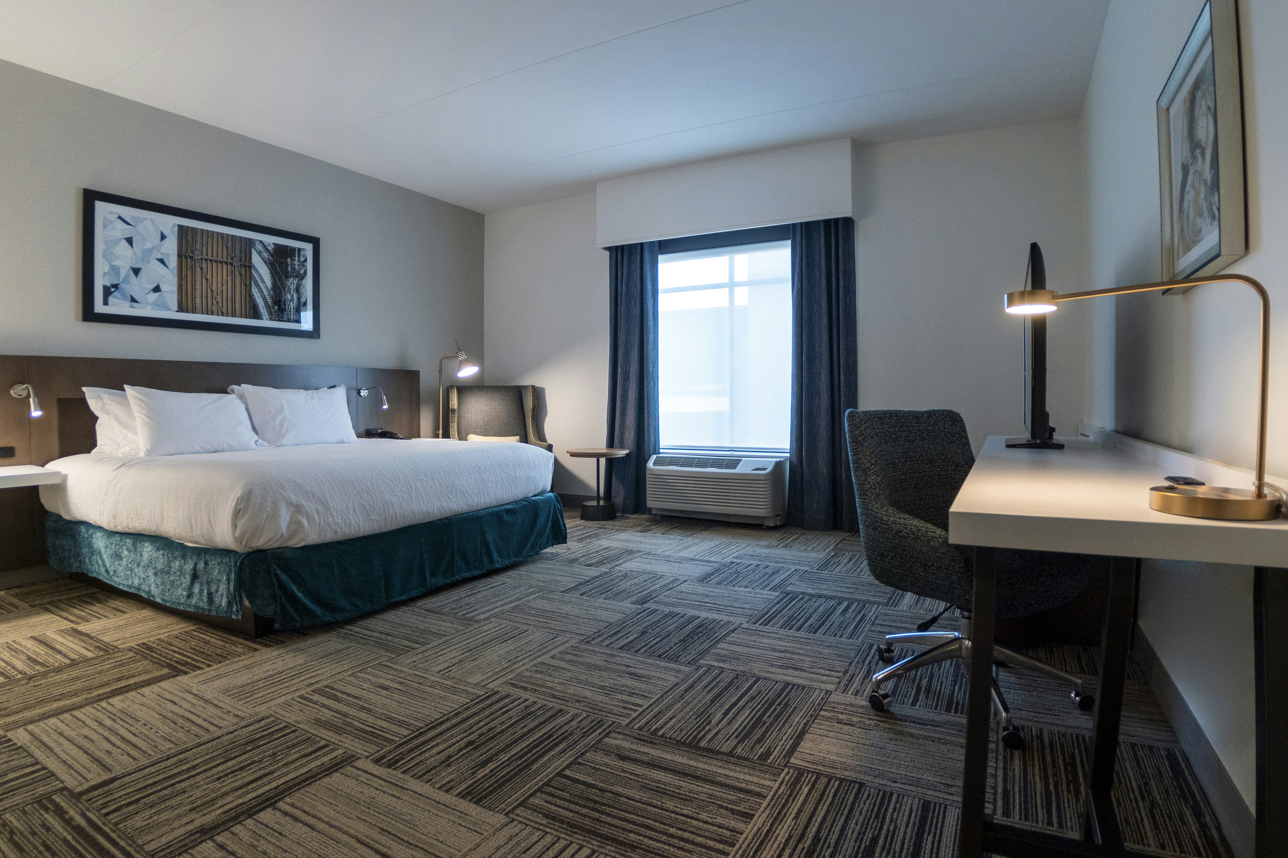 1 KING BED DELUXE