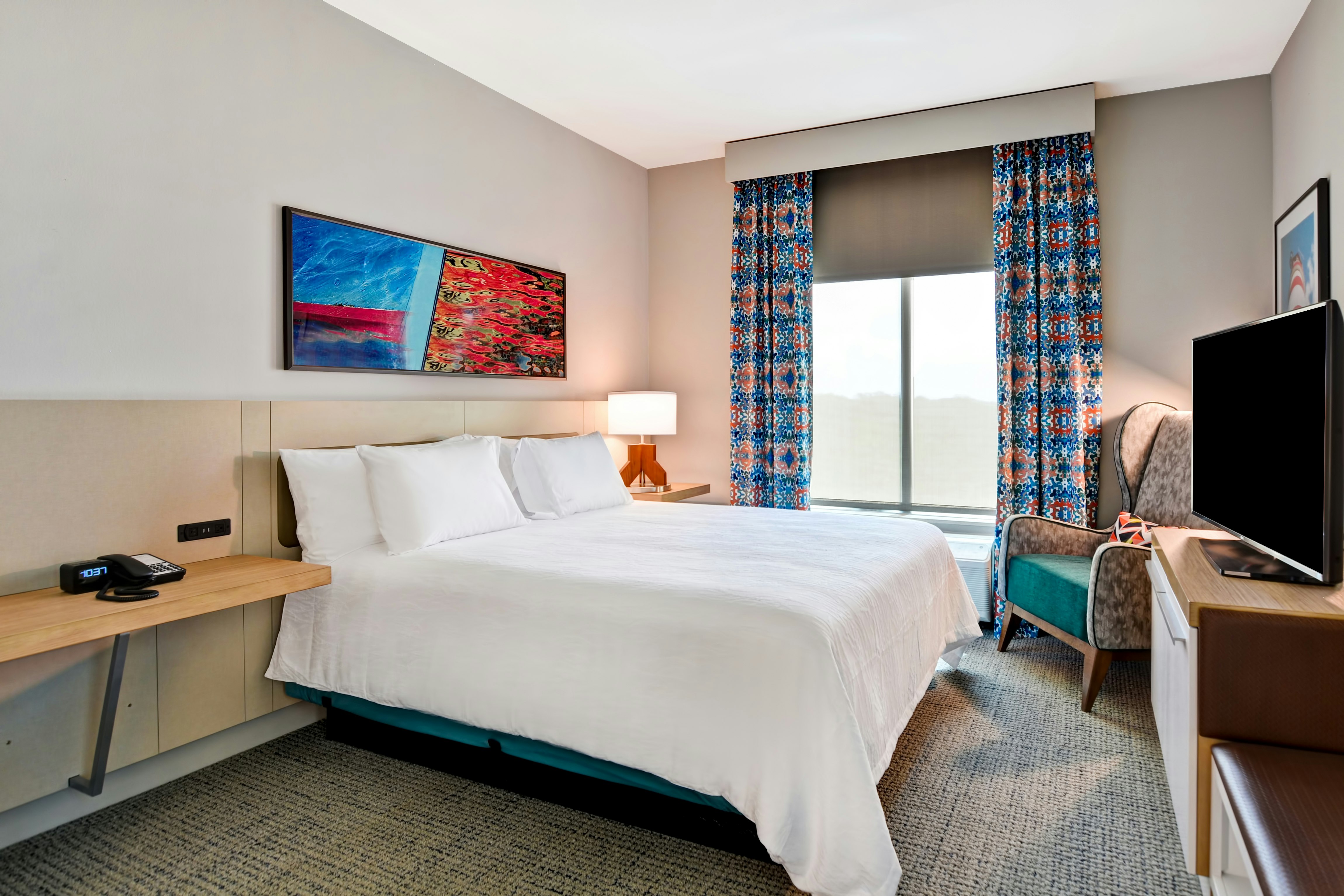 1 KING 1 BEDROOM SUITE