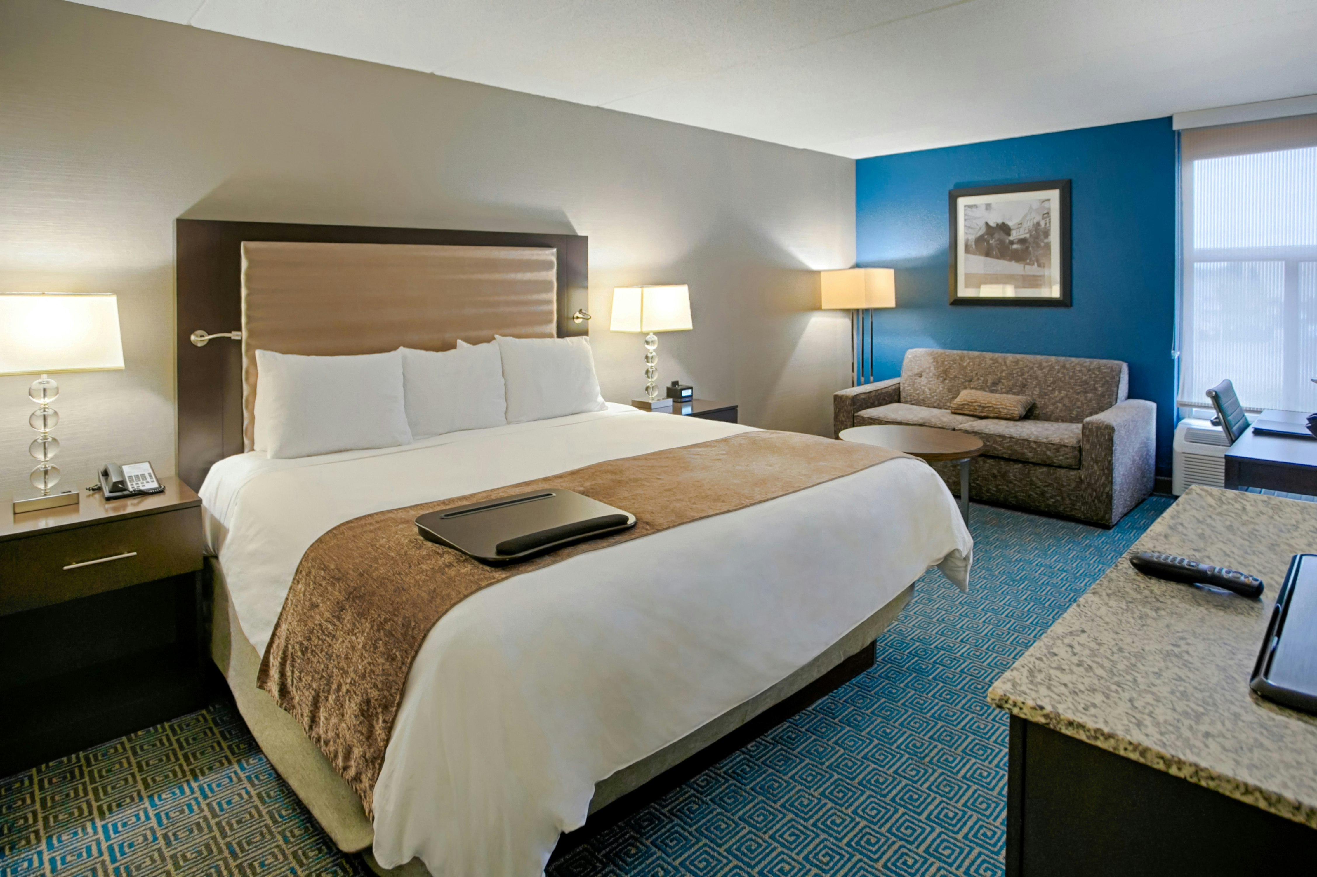 1 KING BED
