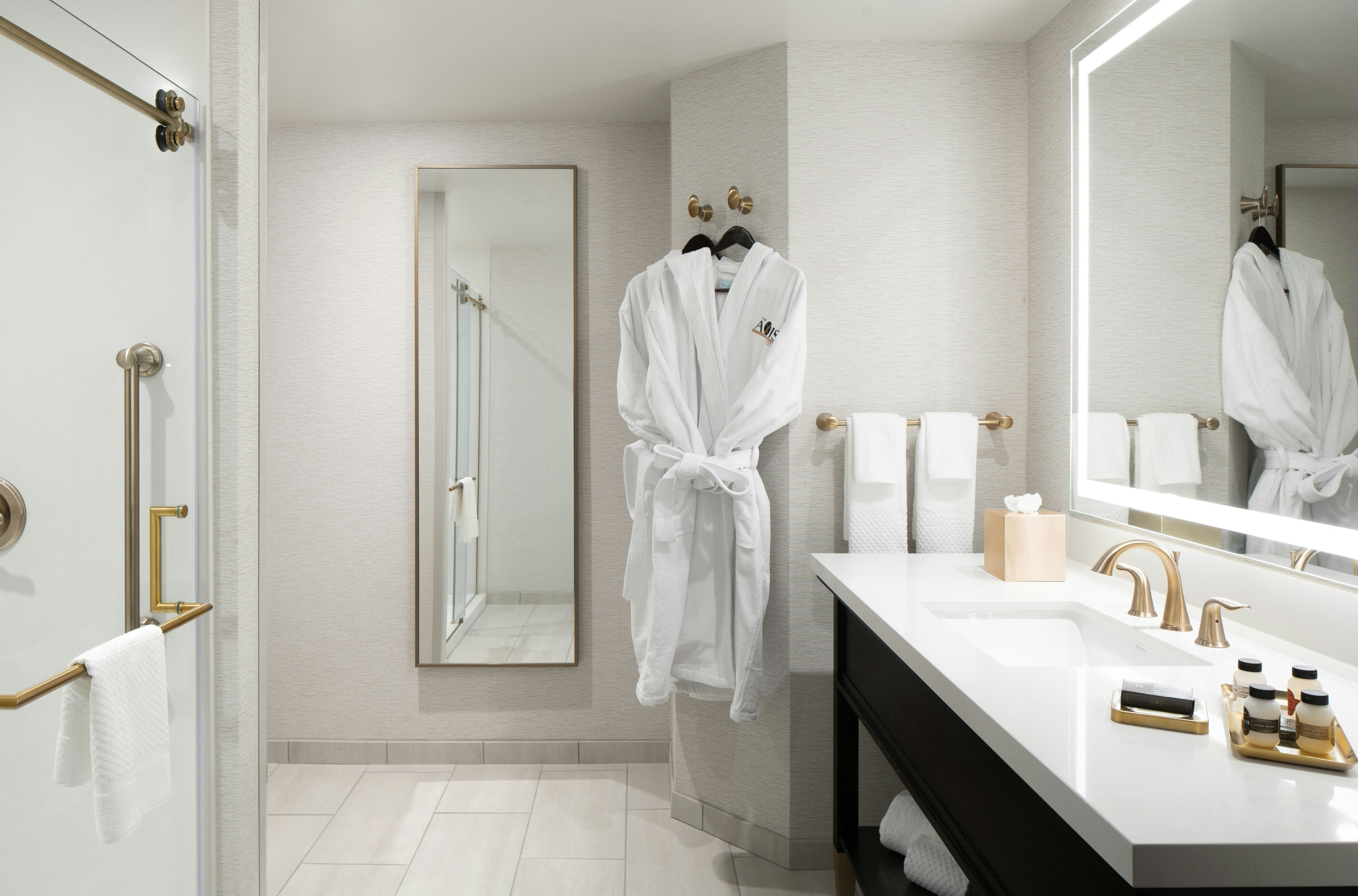 The Axis Hotel Moline, Tapestry Collection by Hilton