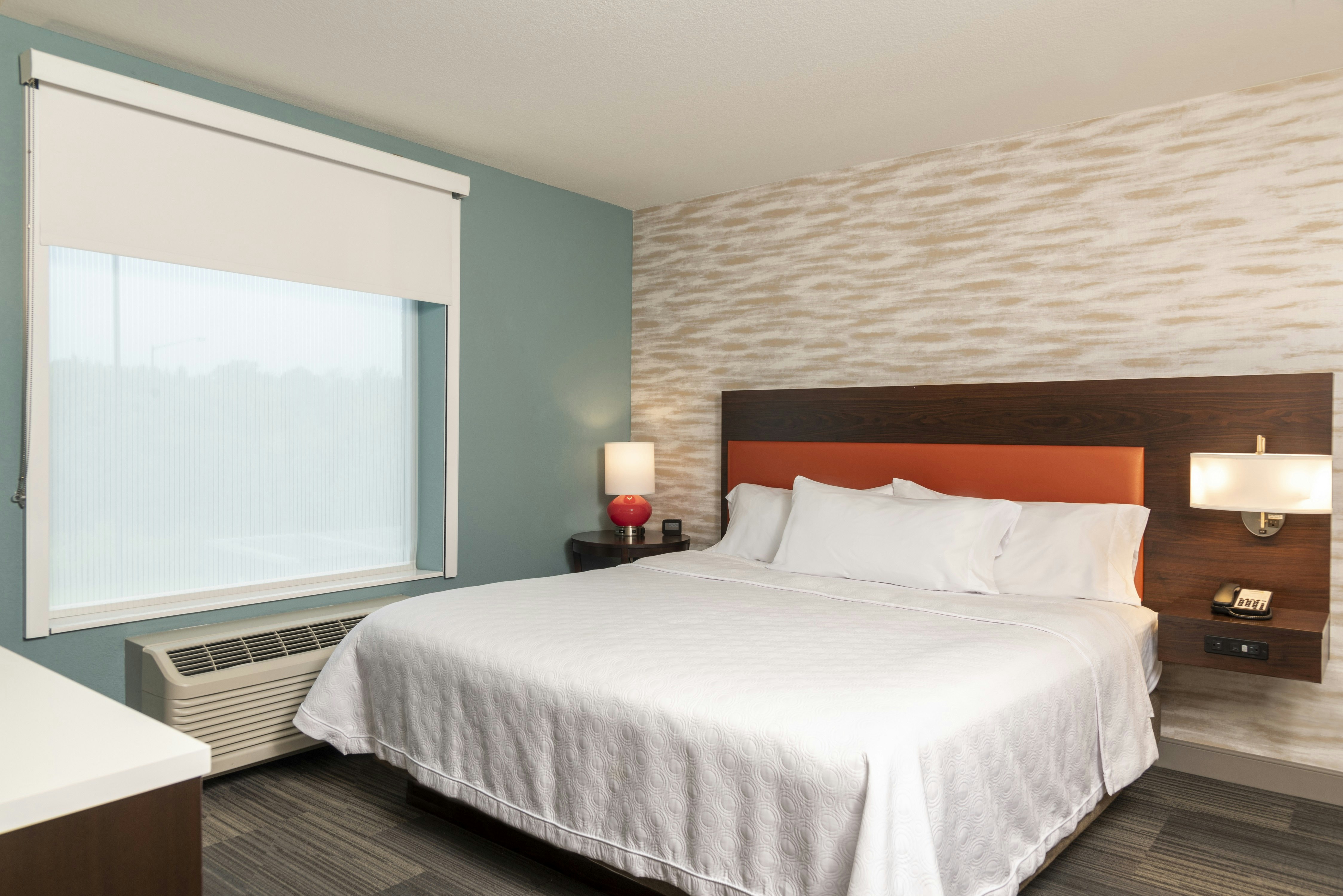 1 KING 1BDRM SUITE NONSMOK