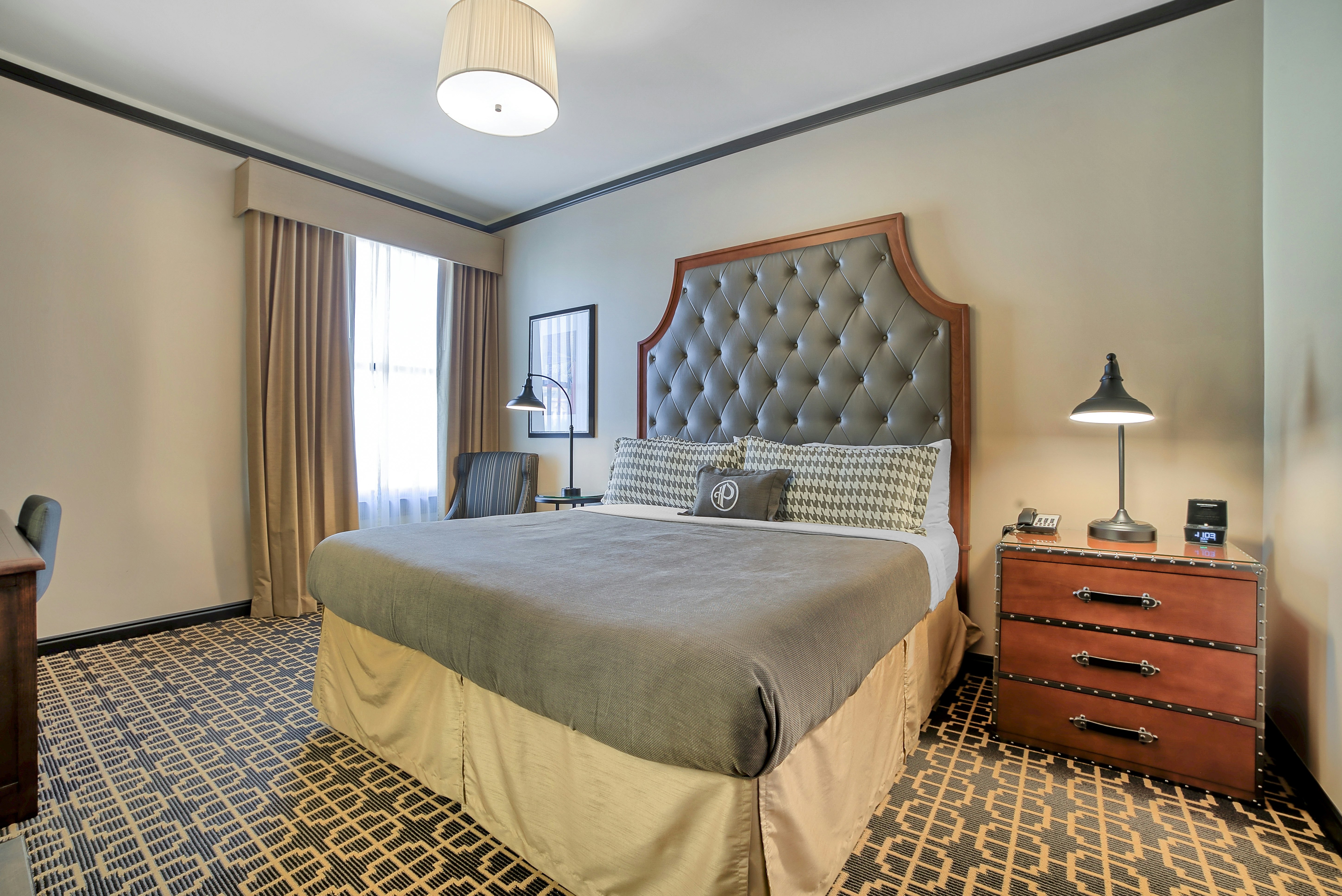1 KING BED 1 BEDROOM SUITE