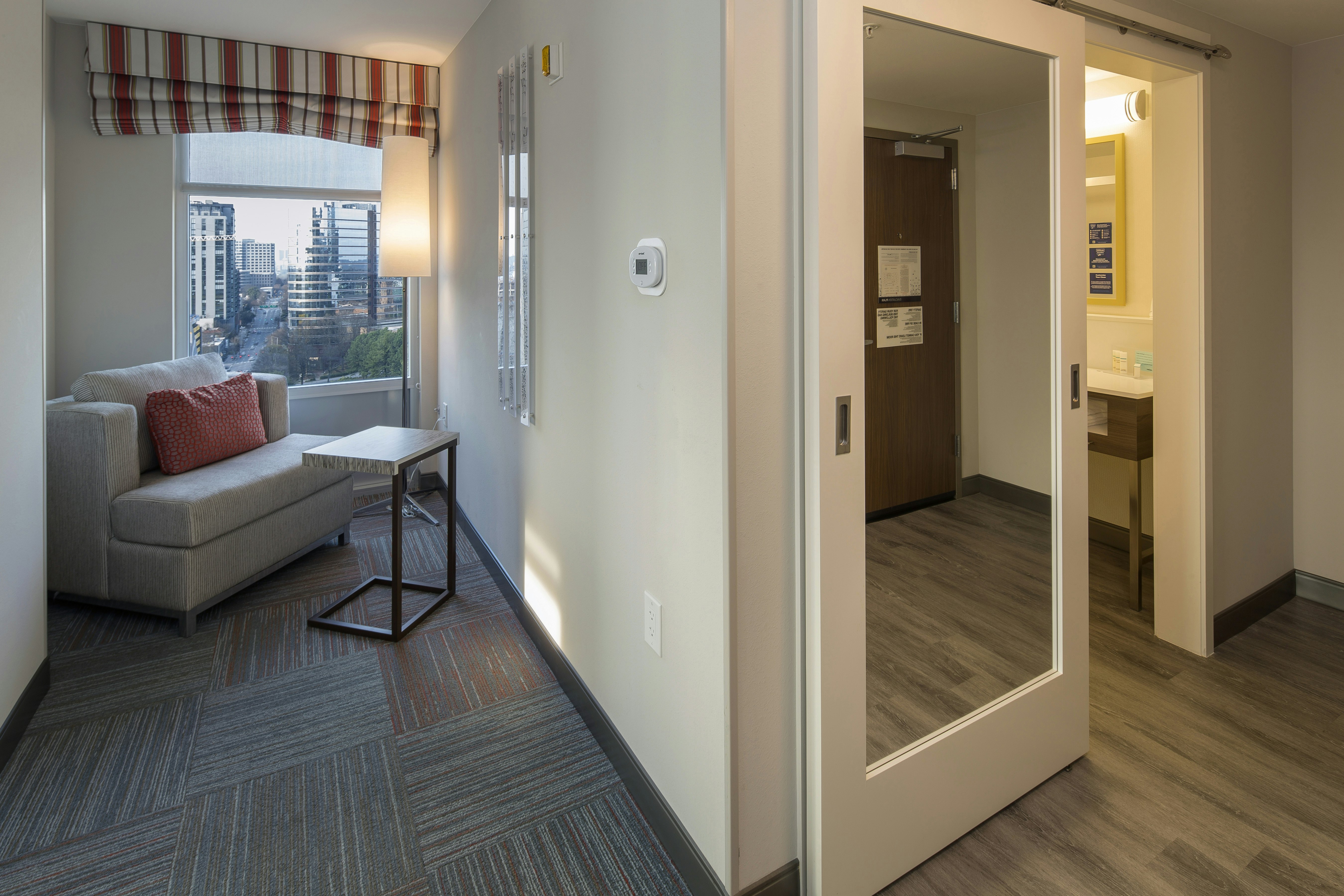 1 KING CORNER ROOM