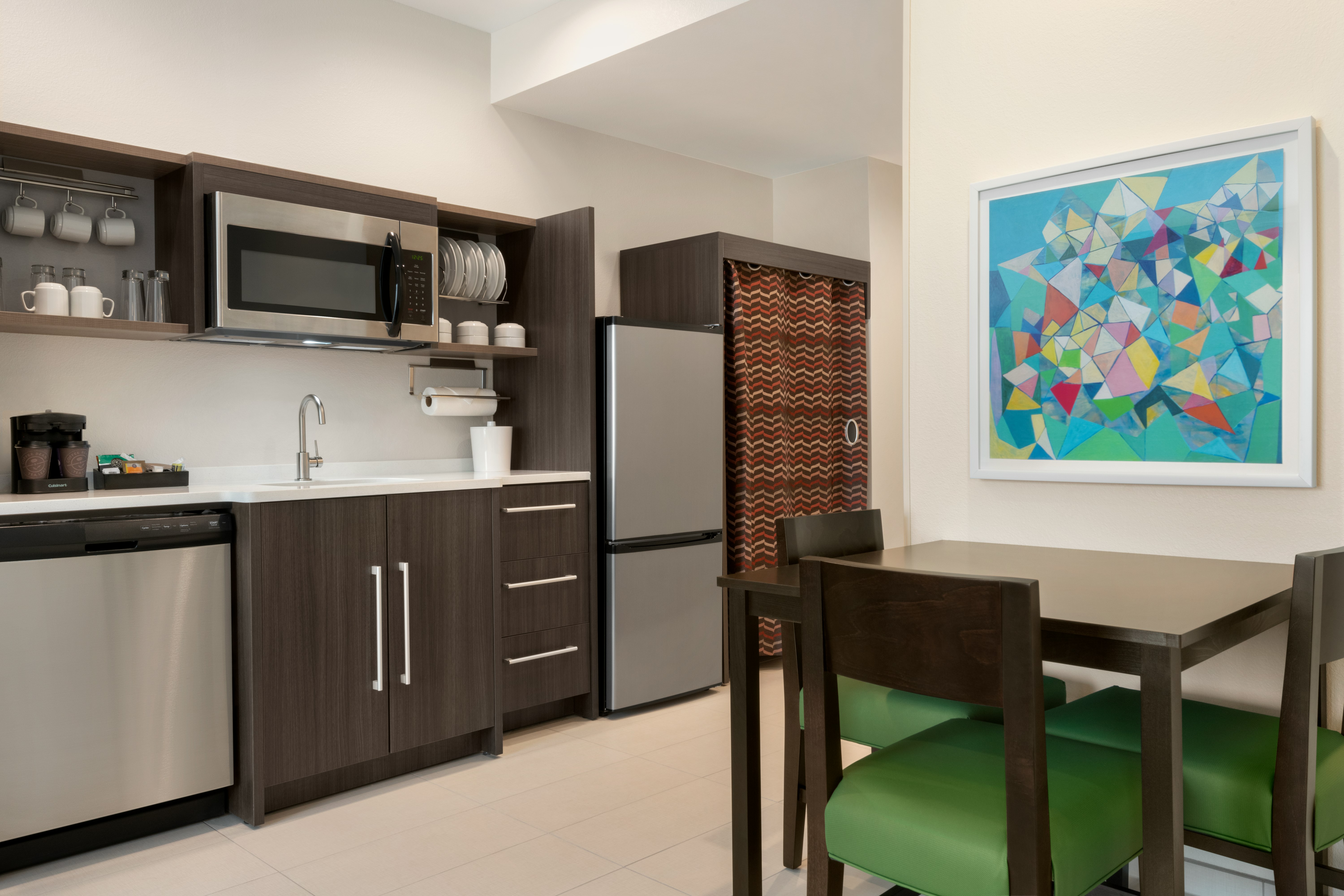 1 KING 1BDRM SUITE NONSMOK