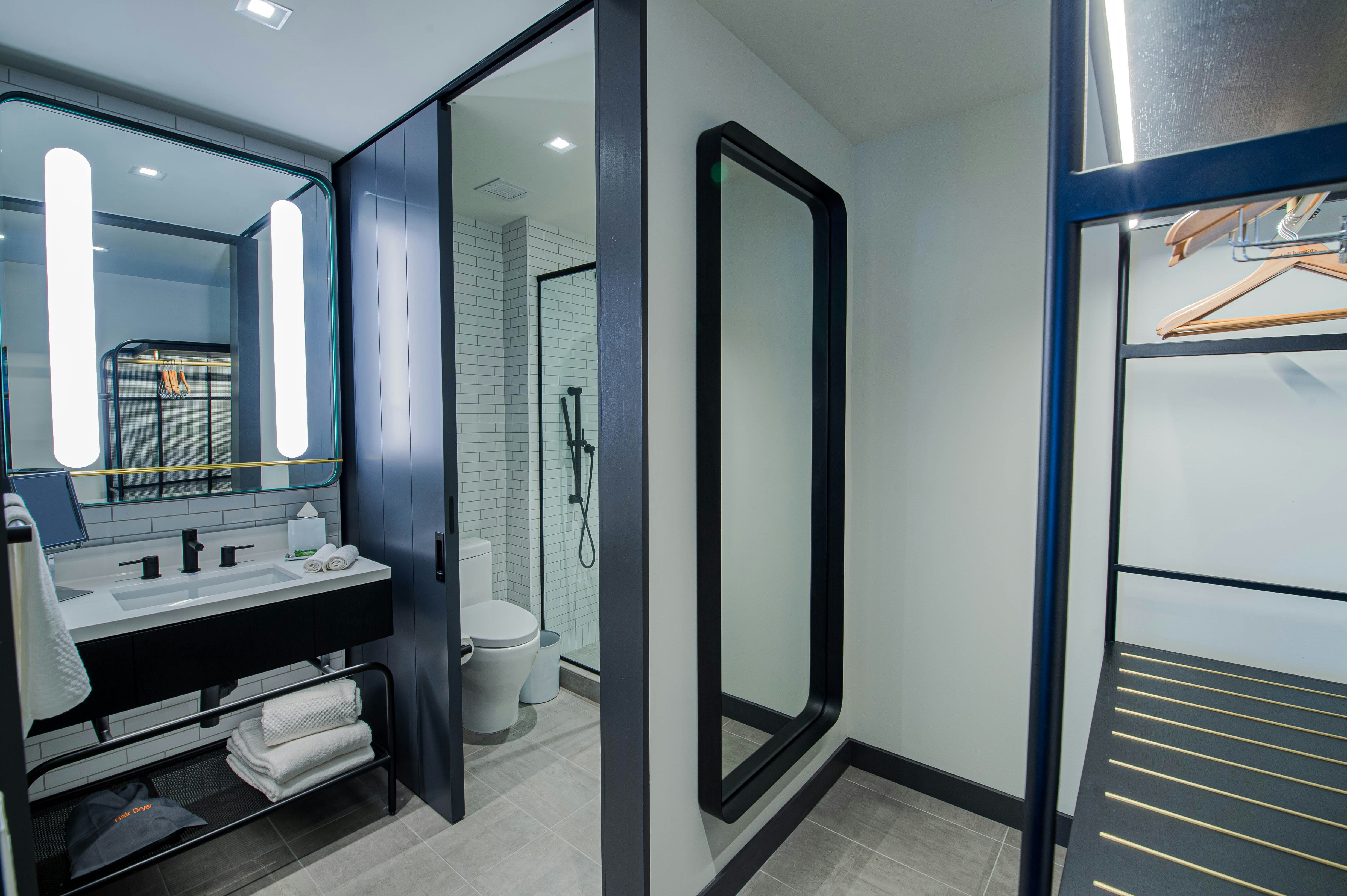1 KING STUDIO SUITE