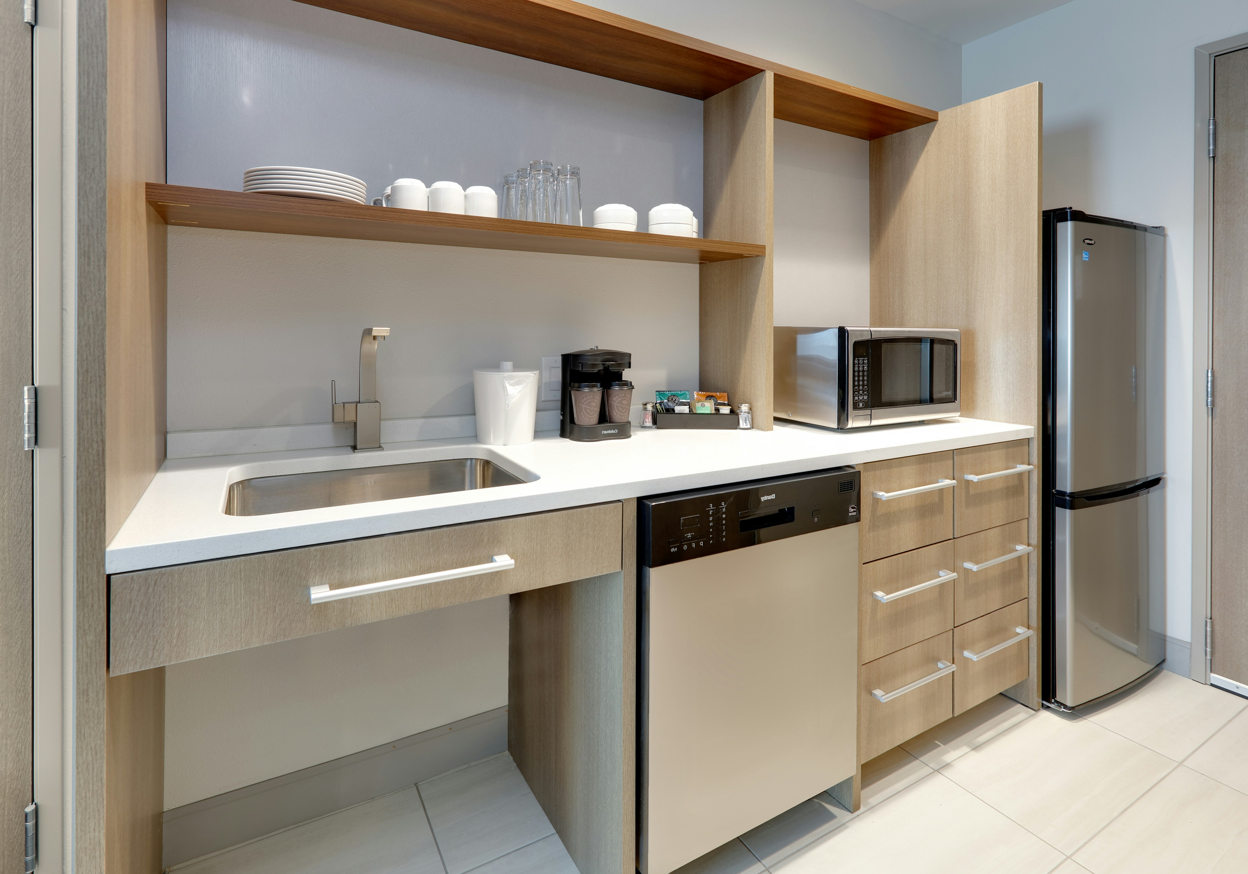 1KG MOB/HR RI SHWR STUDIO