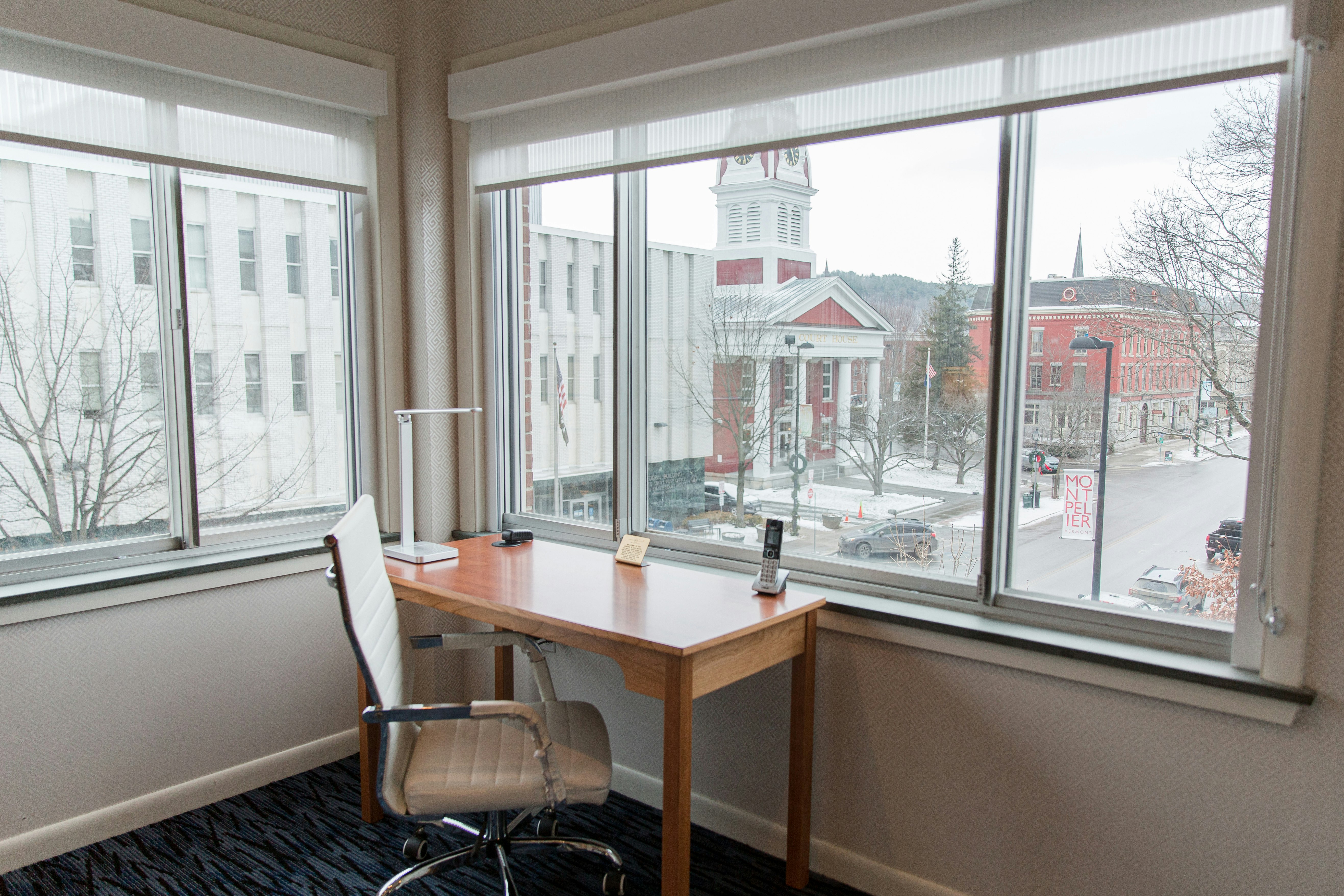 1KING 1 BEDROOM CORNER STE