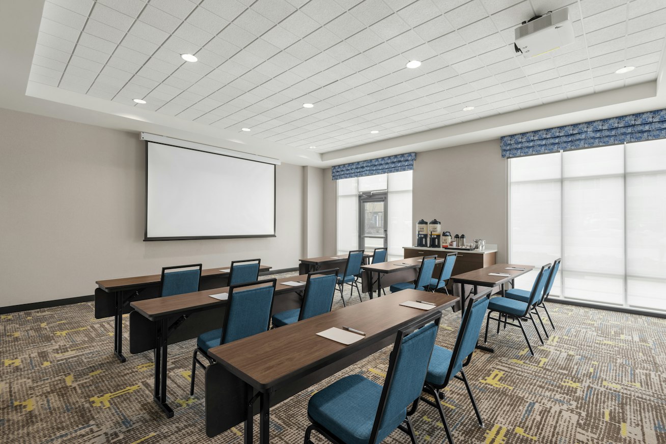 Hampton Inn & Suites by Hilton Kelowna Airport